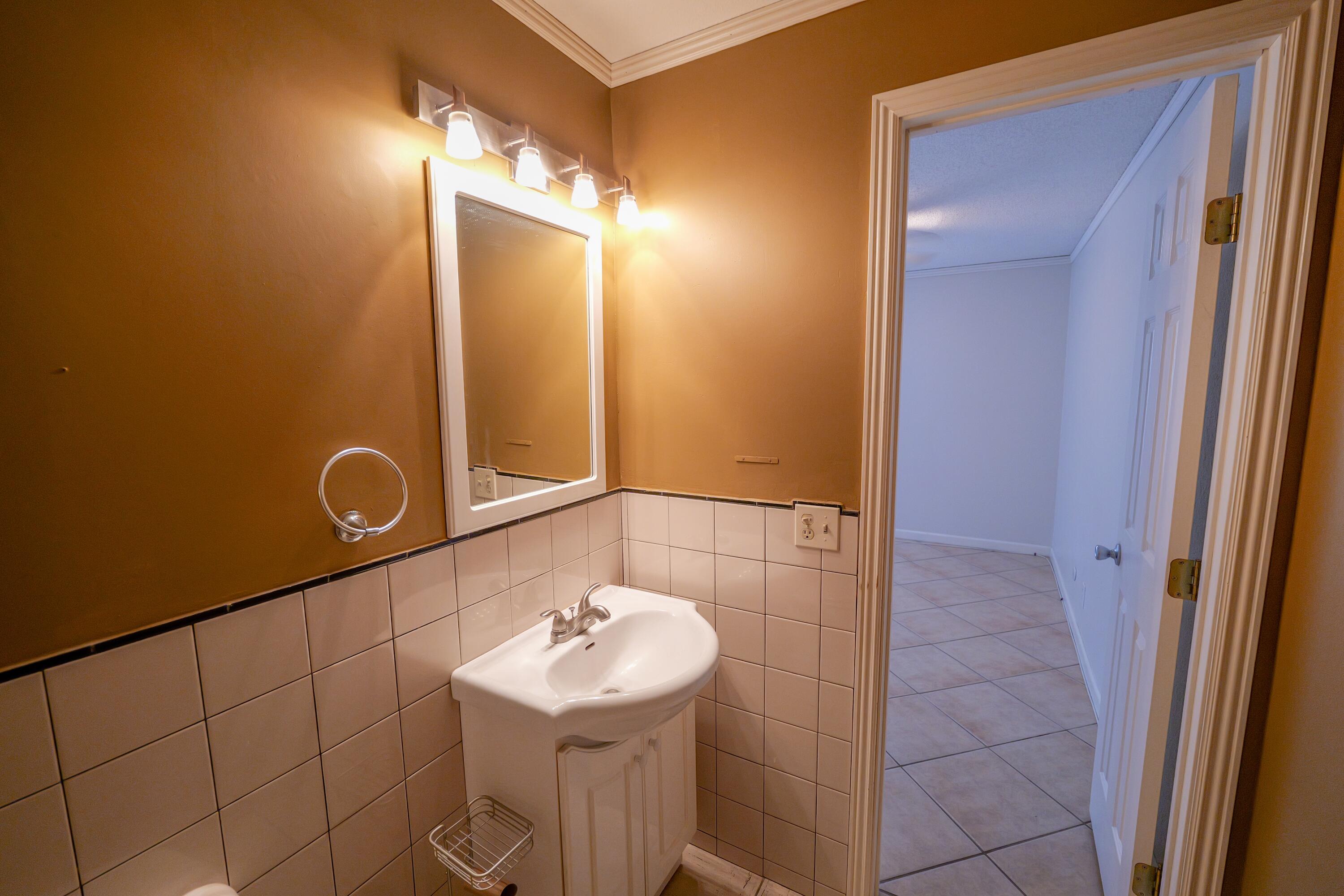 Photo 14 — 3833 Montgomery Boulevard NE APT 524