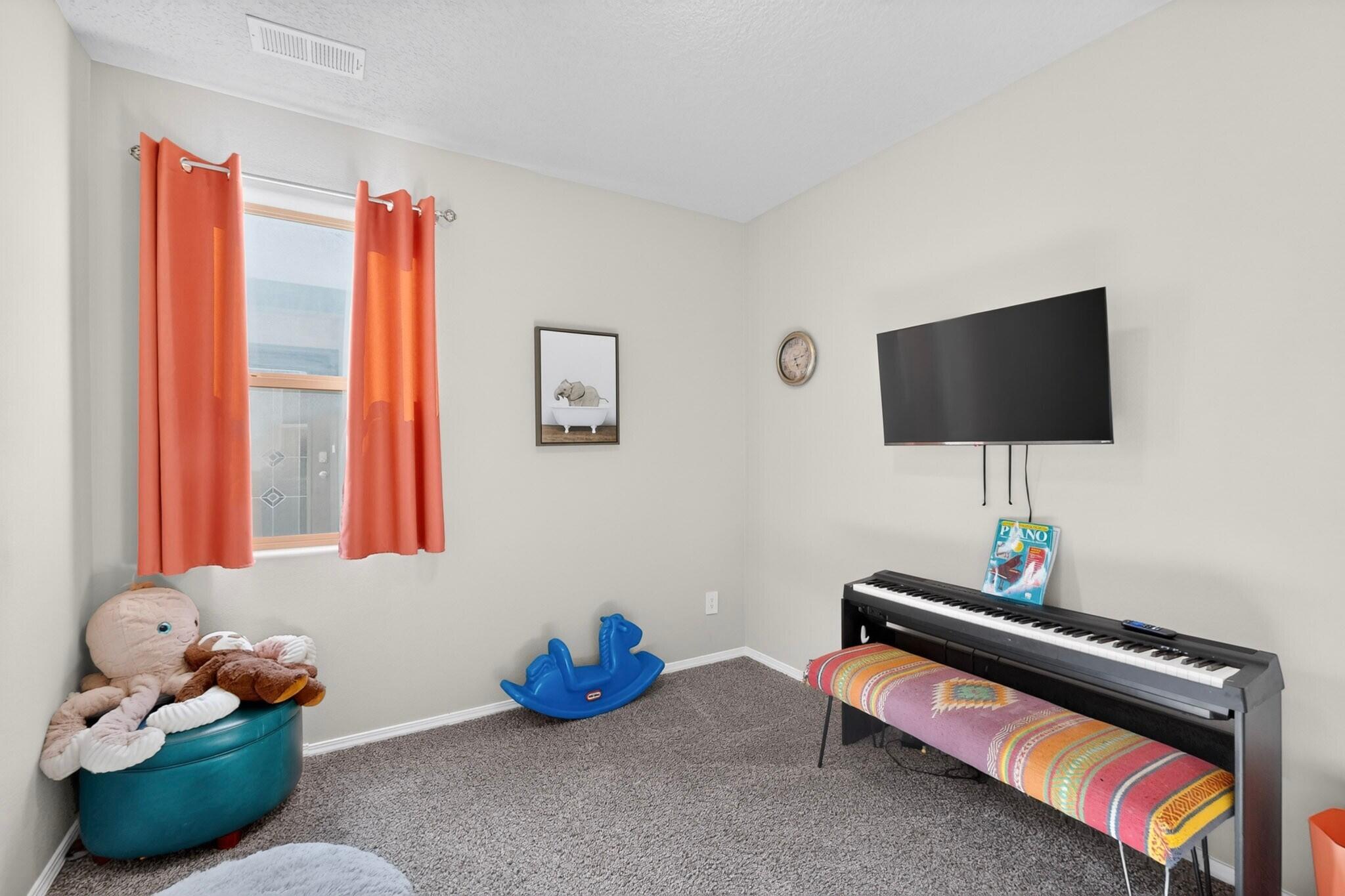 Photo 13 — 591 Turmalina Drive SE