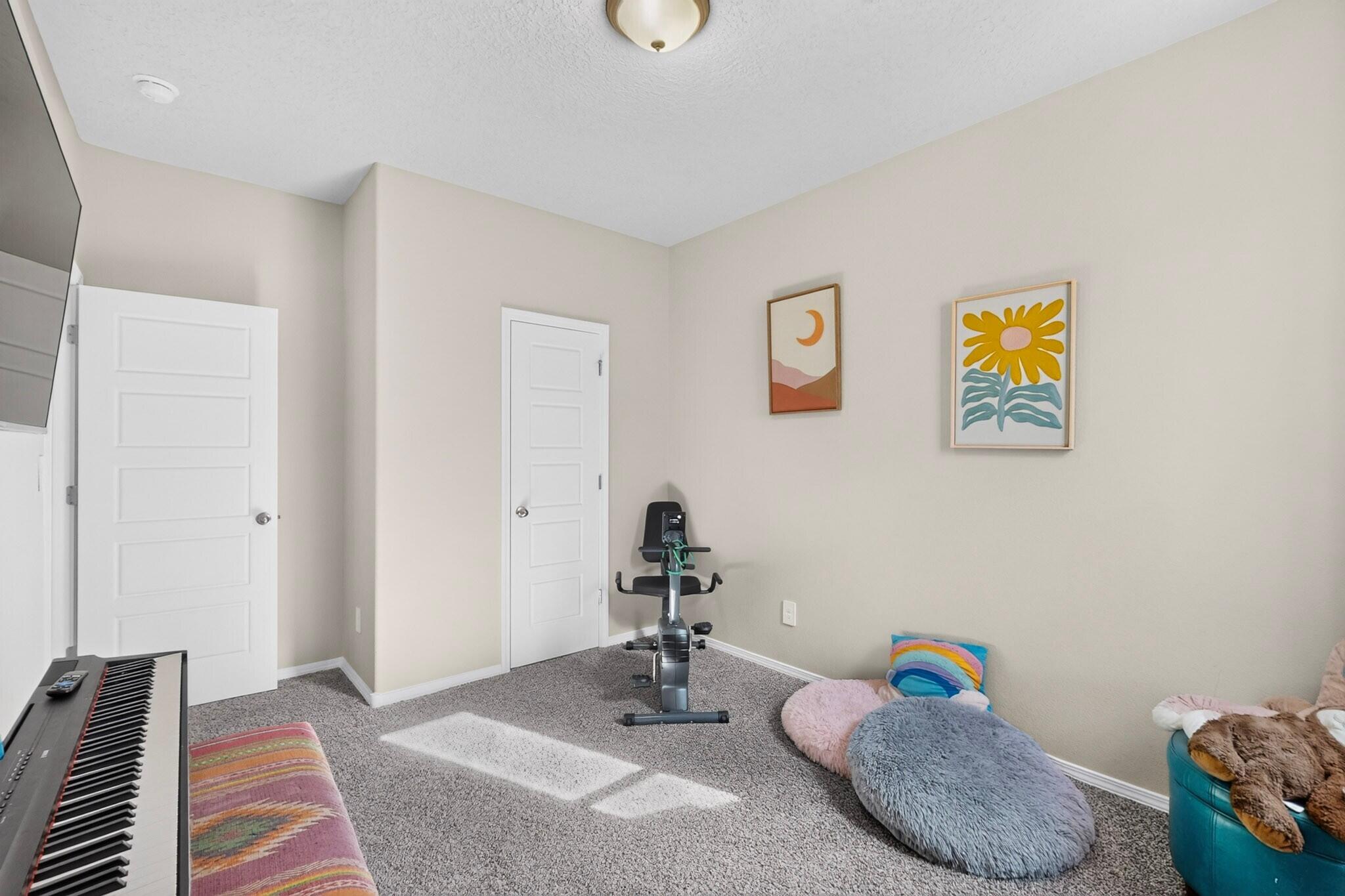 Photo 11 — 591 Turmalina Drive SE