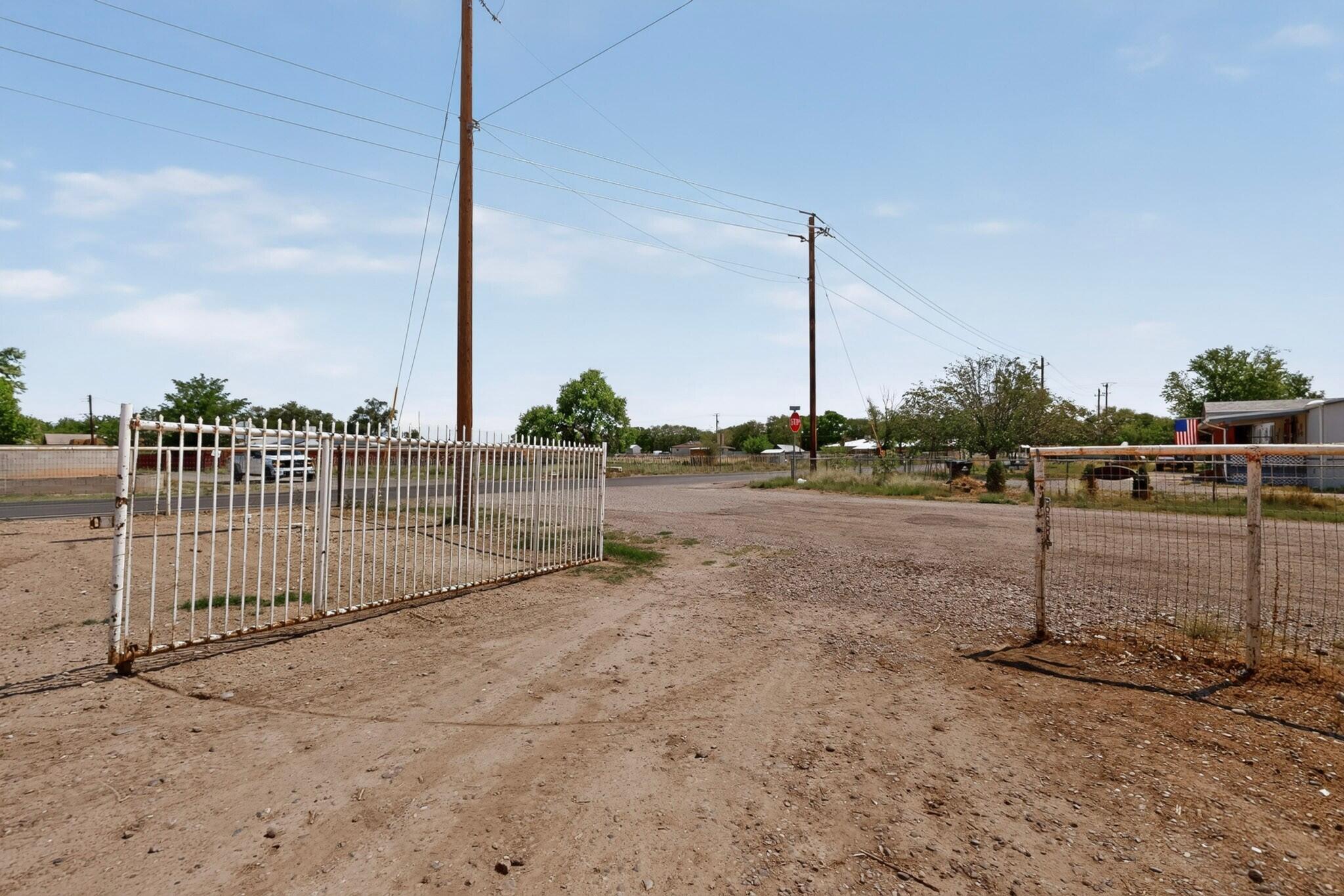 Photo 3 — 4951 Short Street SW