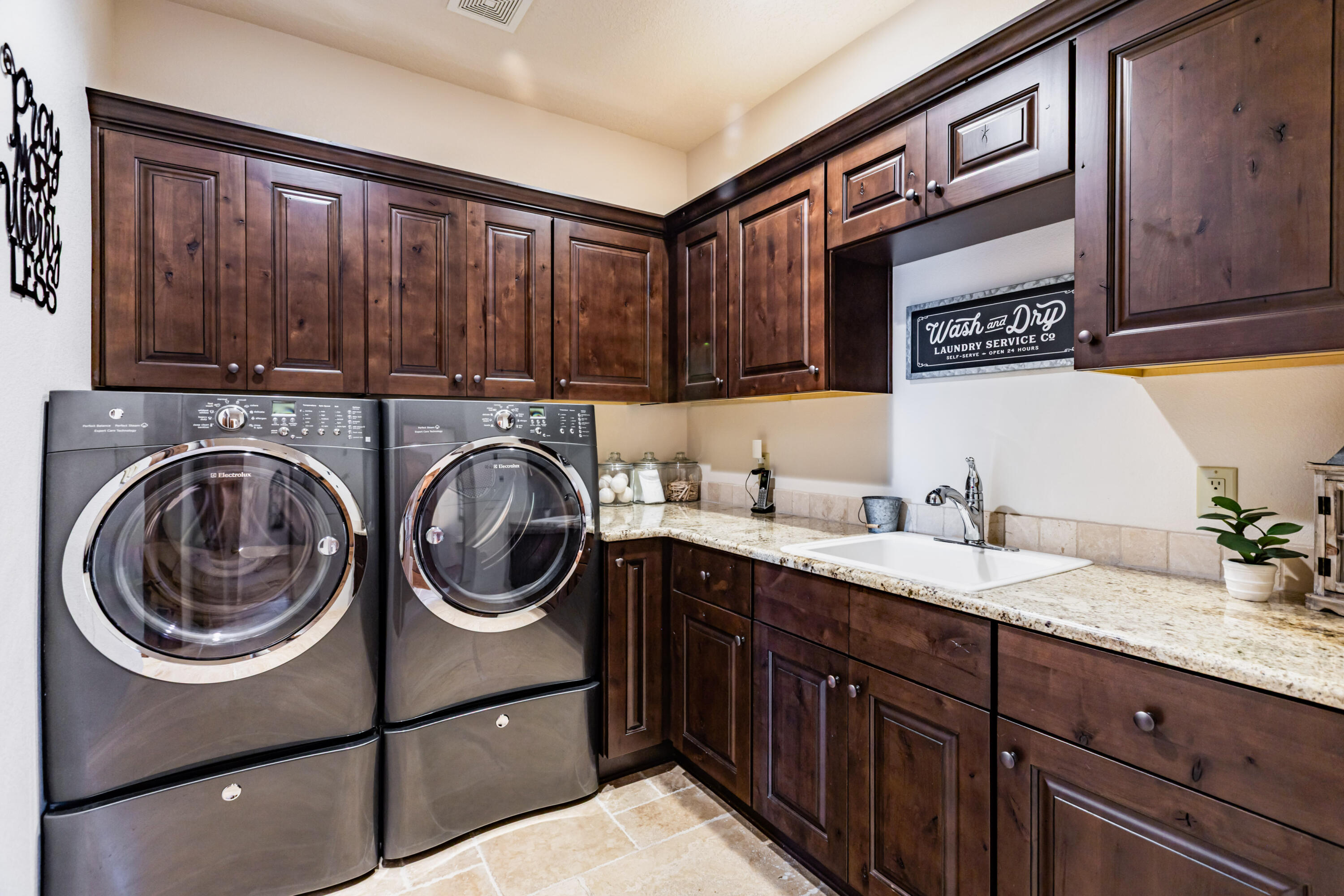 Photo 11 — 4308 Willow View Lane NW