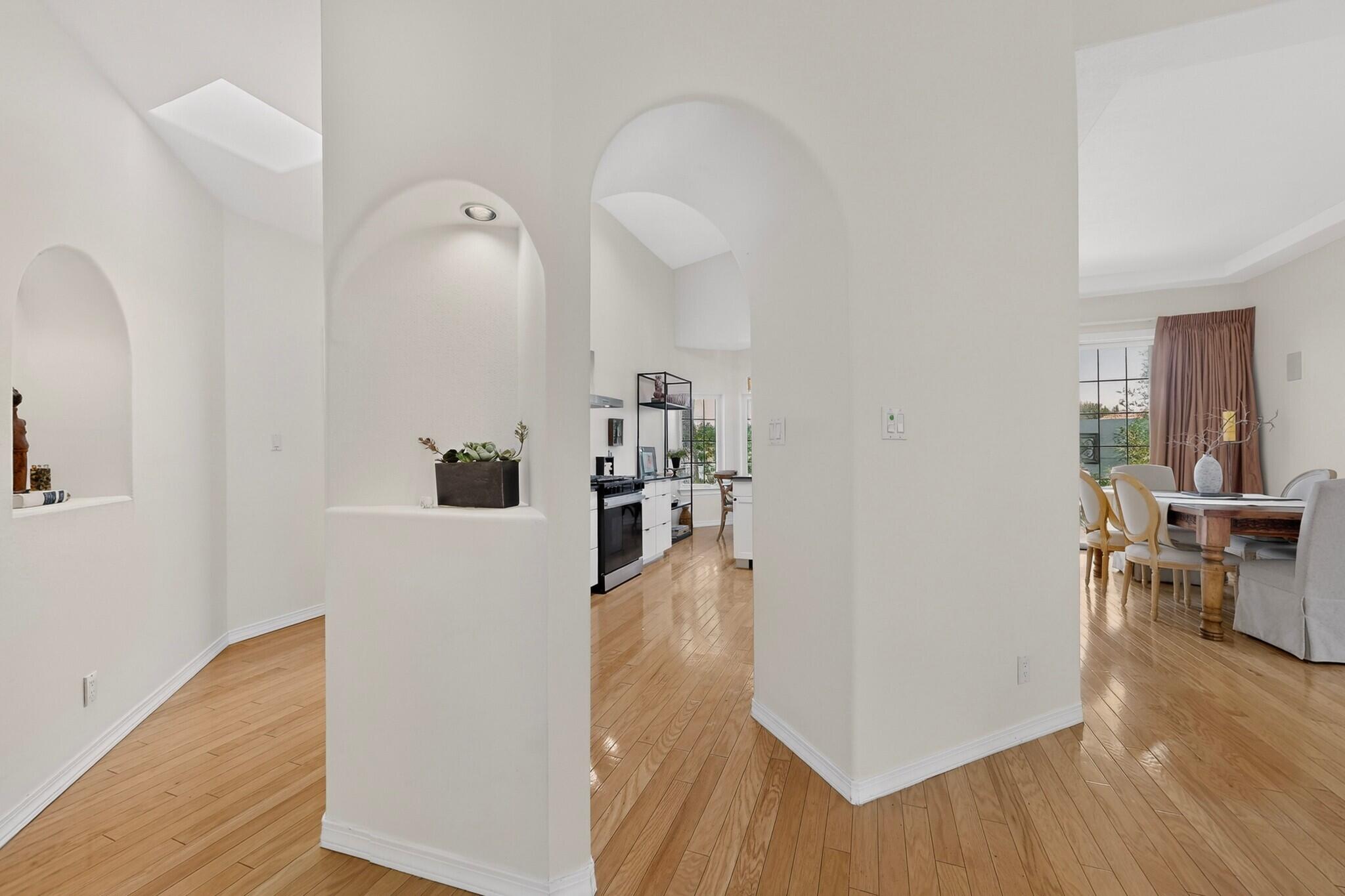 Photo 12 — 6115 Rosetree Place NE