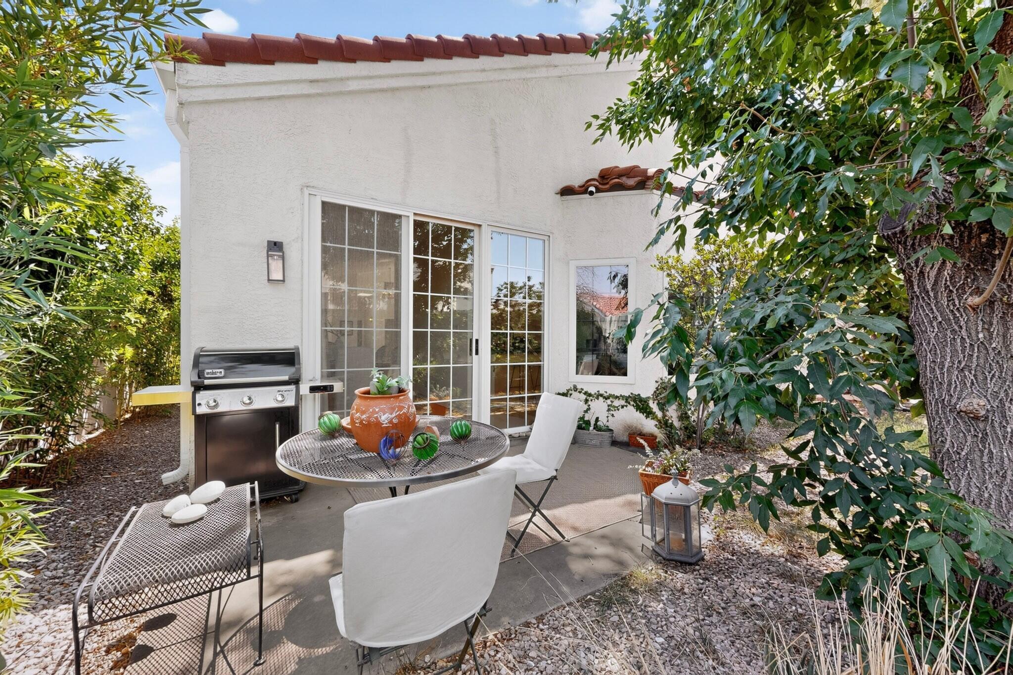 Photo 6 — 6115 Rosetree Place NE