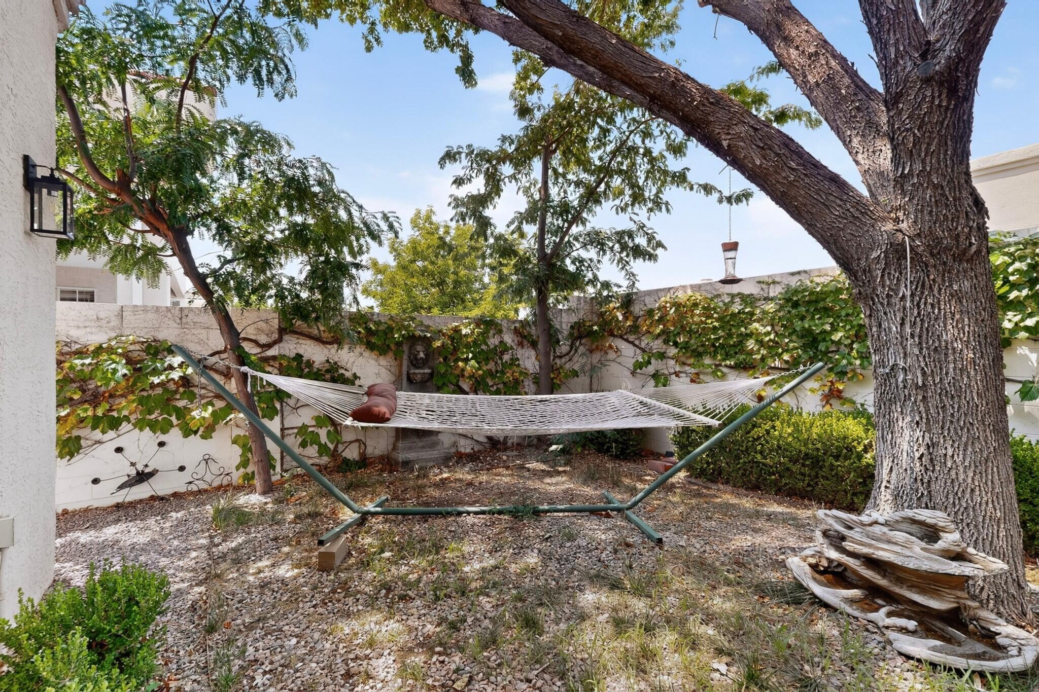 Photo 2 — 6115 Rosetree Place NE