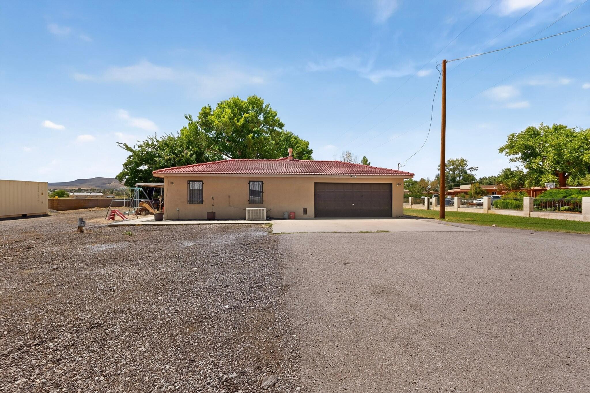 Photo 10 — 201 Sichler Road SW