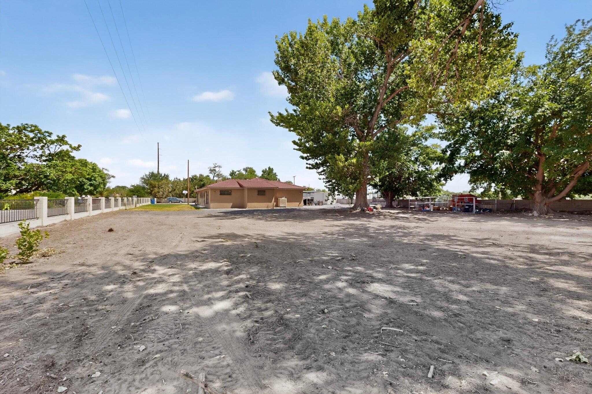 Photo 7 — 201 Sichler Road SW