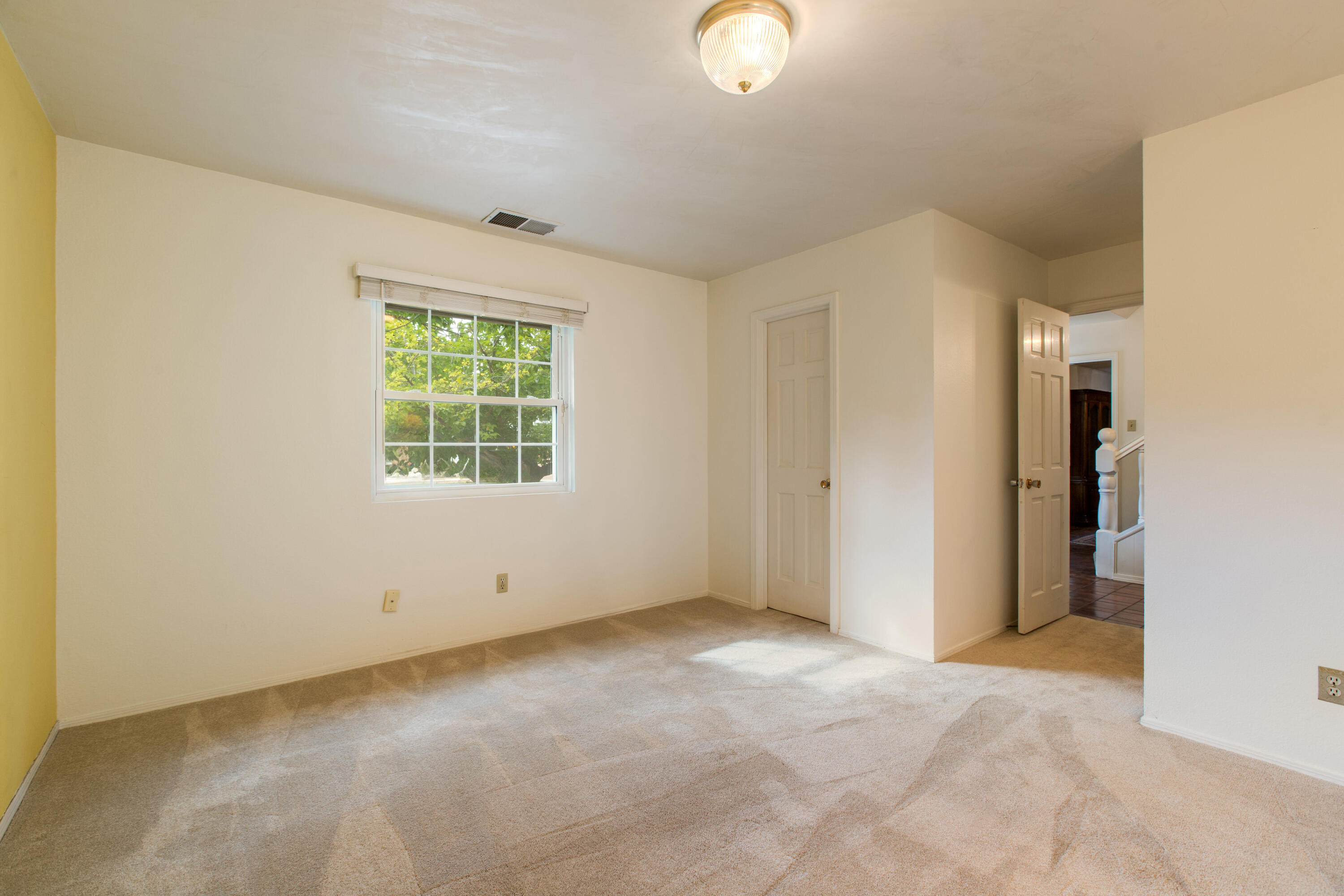 Photo 19 — 1020 Loyola Place NE