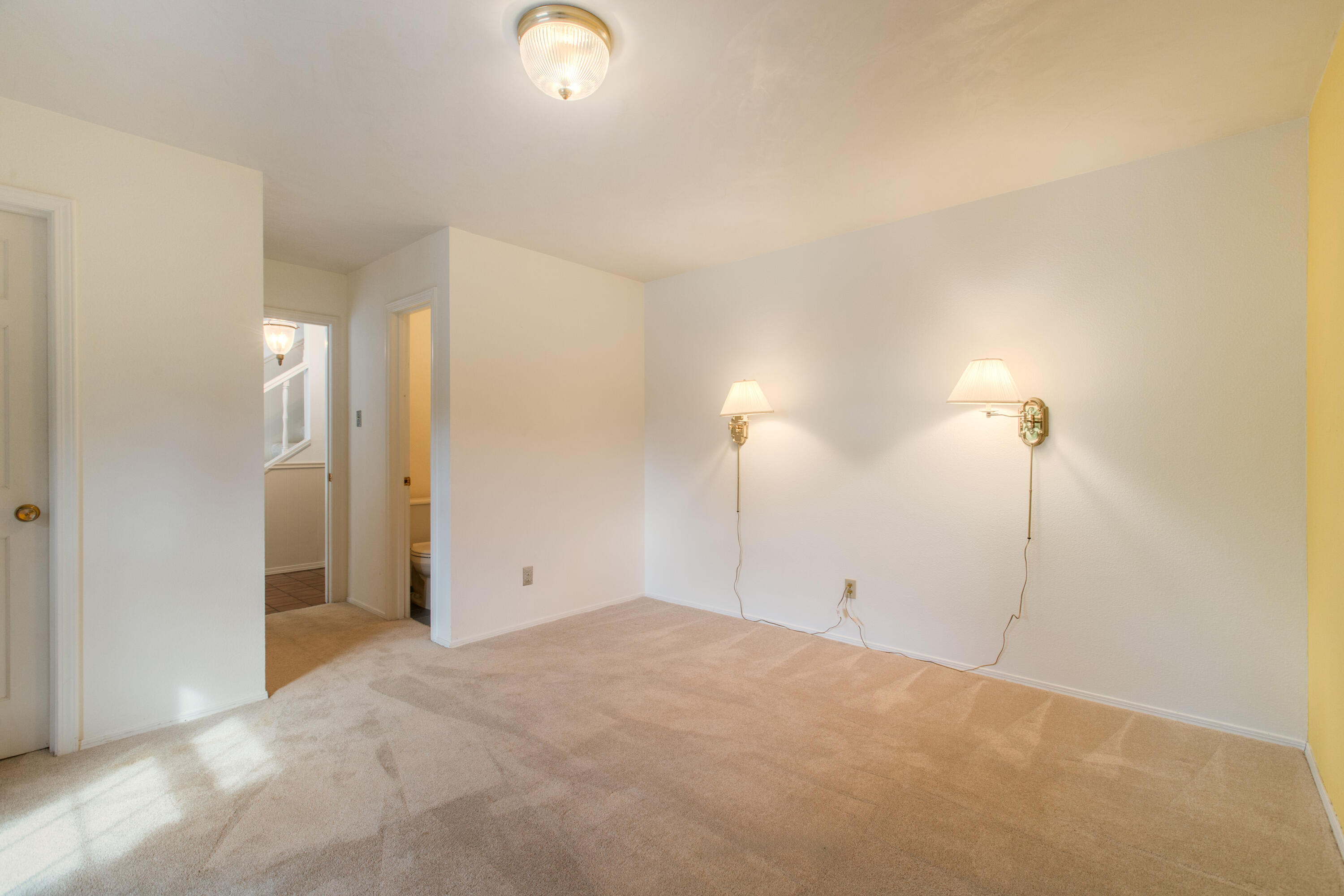 Photo 18 — 1020 Loyola Place NE