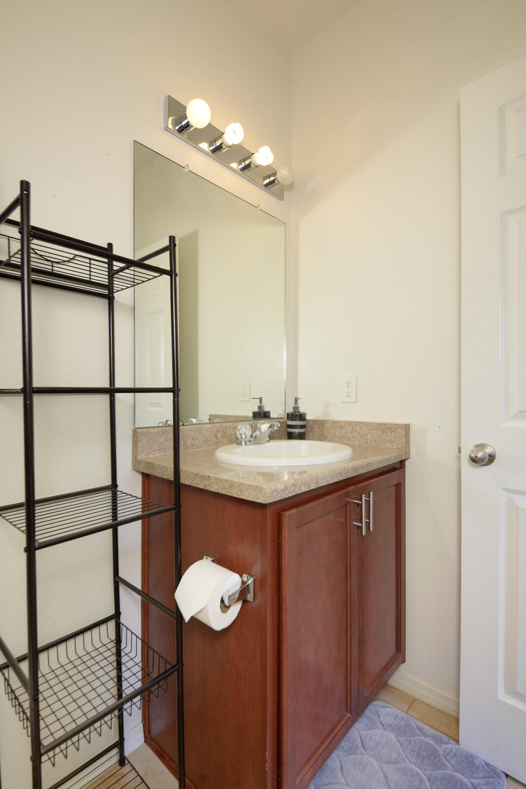 Photo 14 — 601 Menaul Boulevard NE UNIT 2201