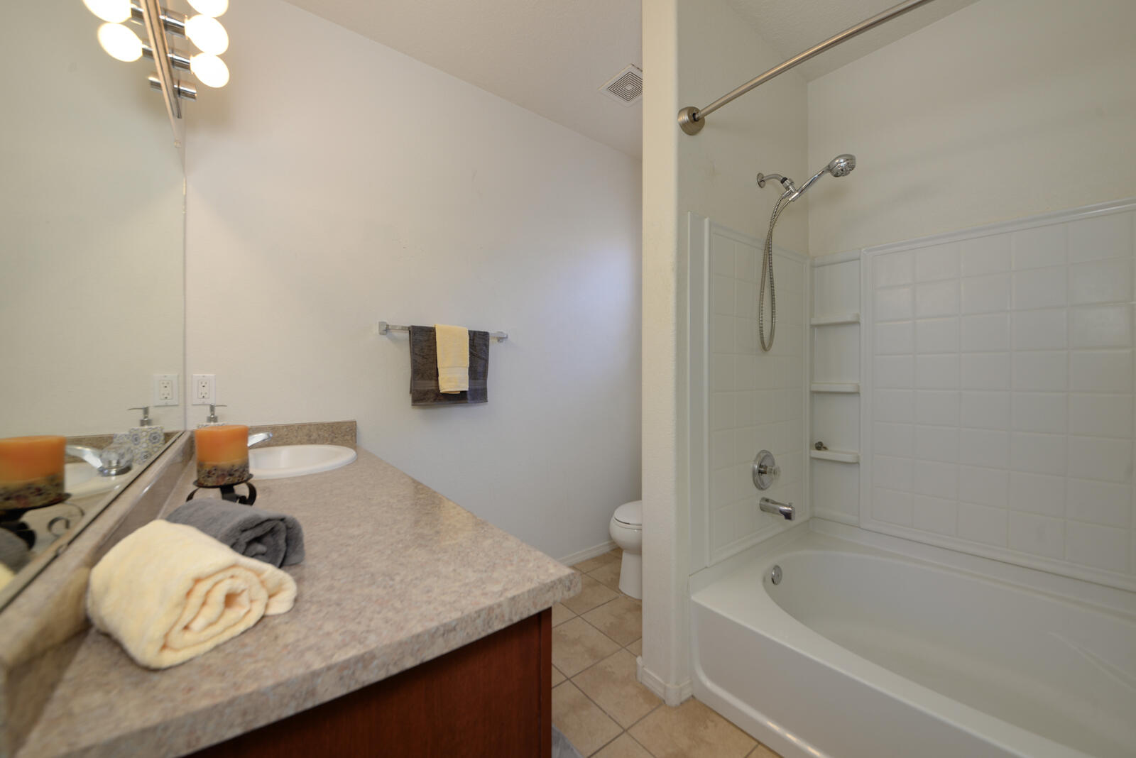 Photo 10 — 601 Menaul Boulevard NE UNIT 2201