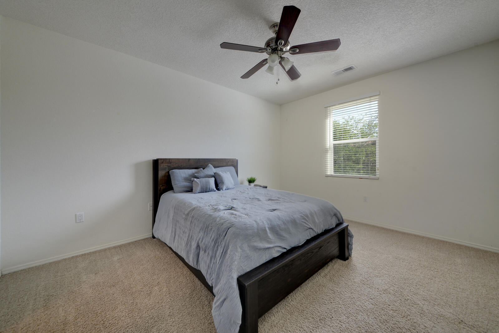 Photo 9 — 601 Menaul Boulevard NE UNIT 2201