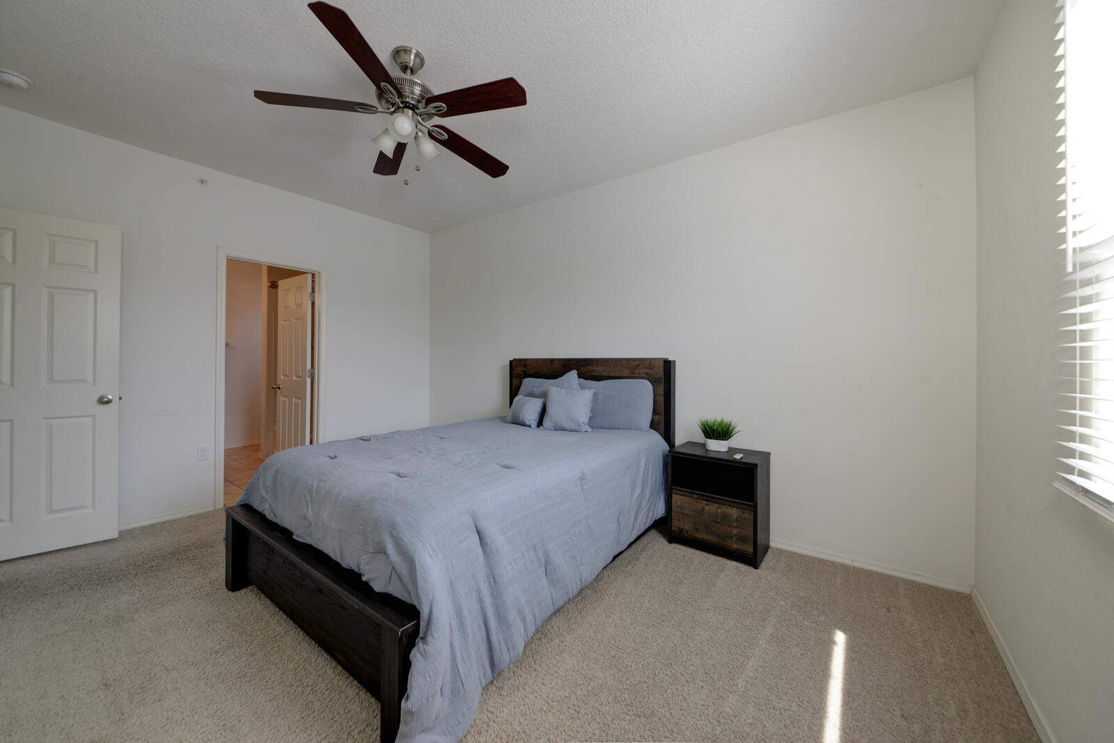 Photo 8 — 601 Menaul Boulevard NE UNIT 2201