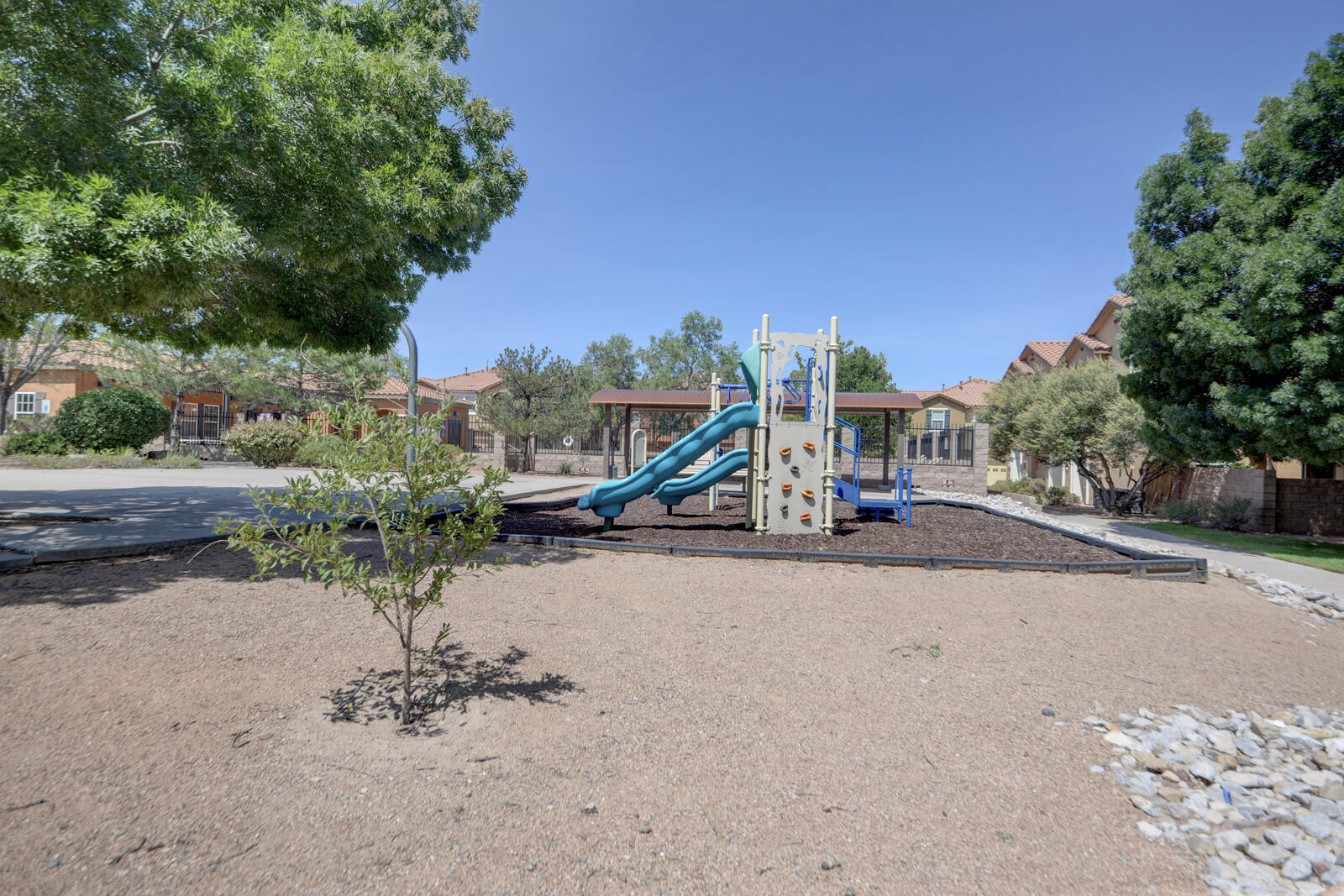 Photo 3 — 601 Menaul Boulevard NE UNIT 2201