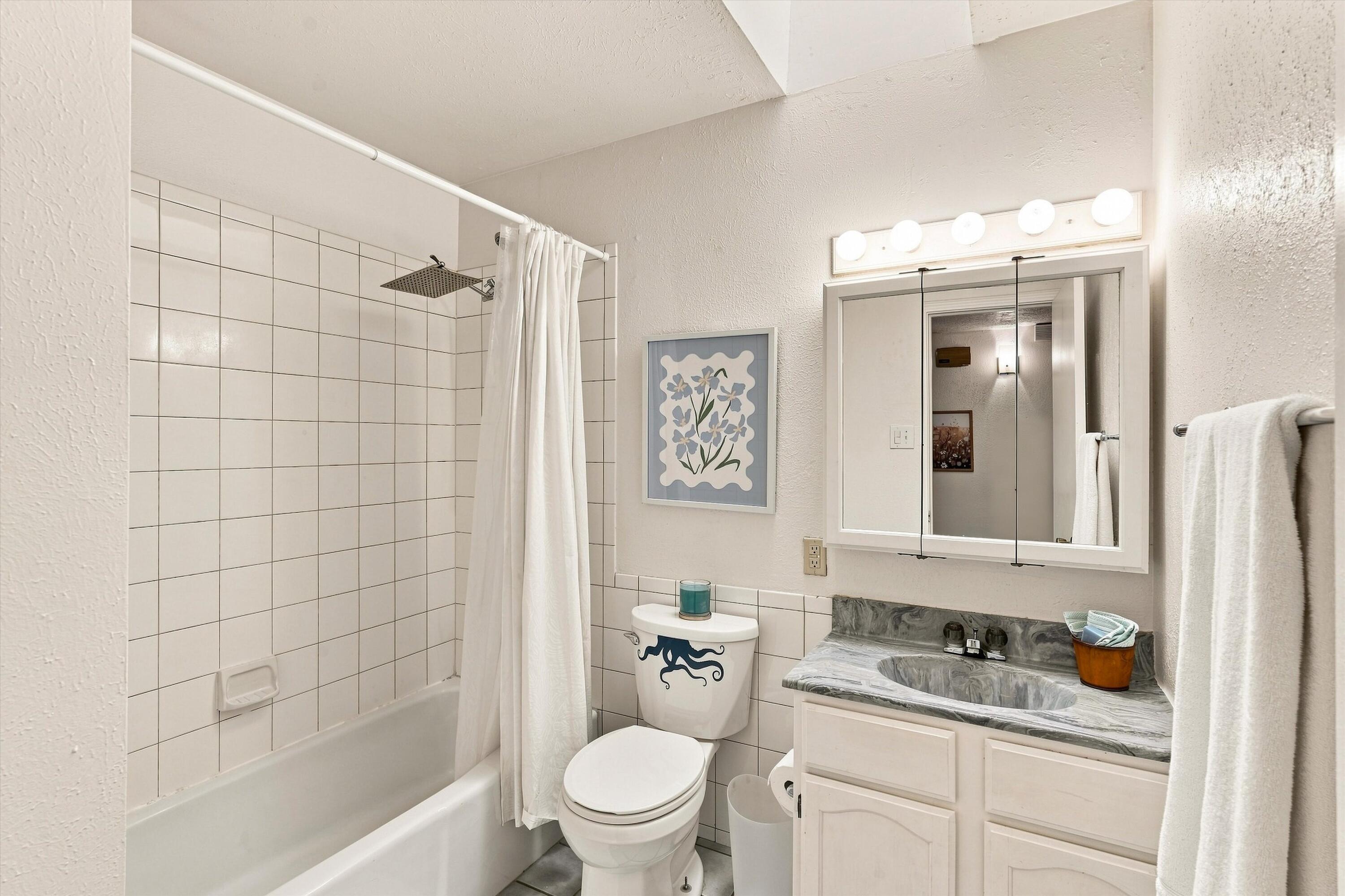 Photo 18 — 1913 Adonis Court NE