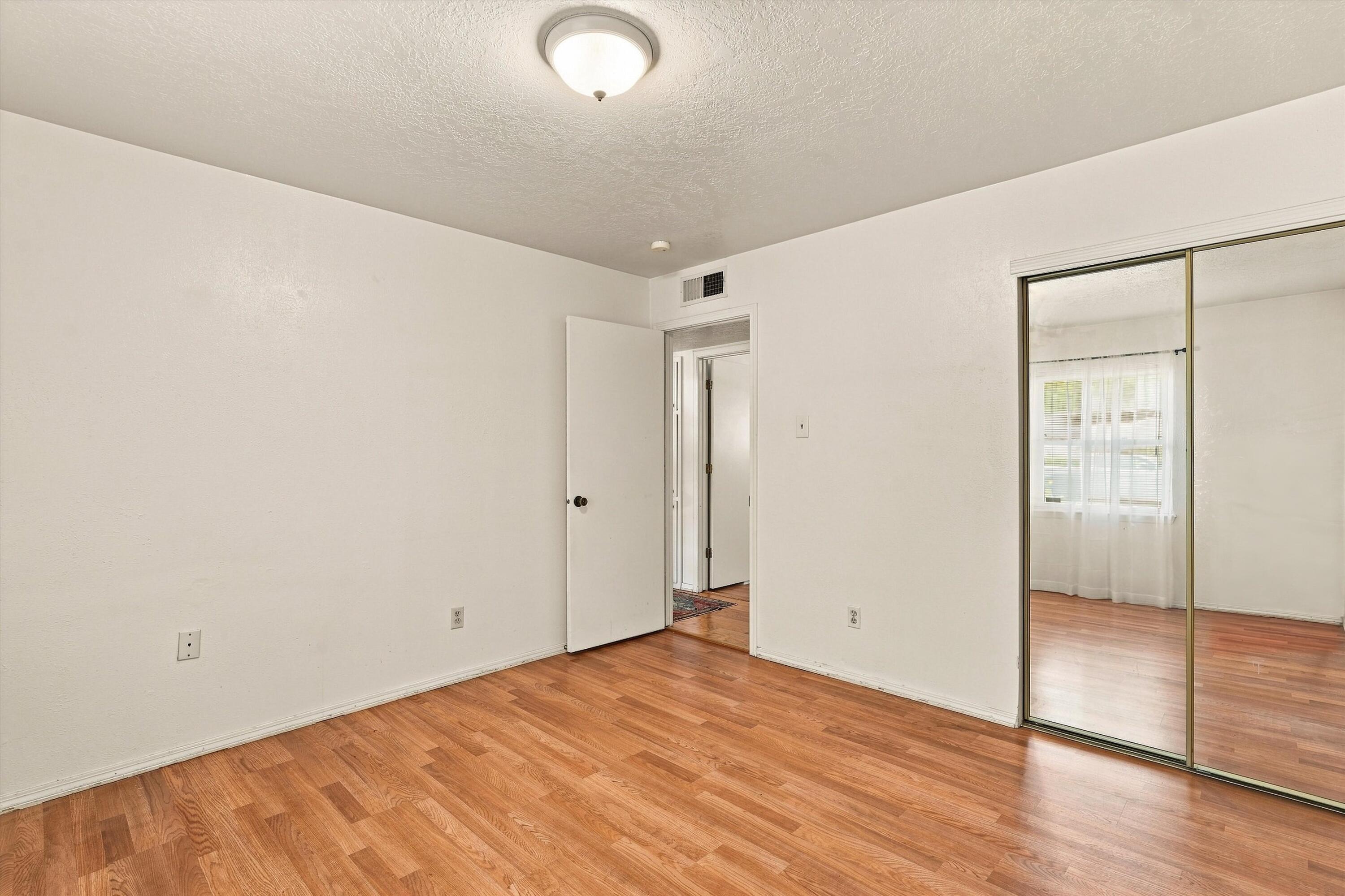 Photo 14 — 1913 Adonis Court NE