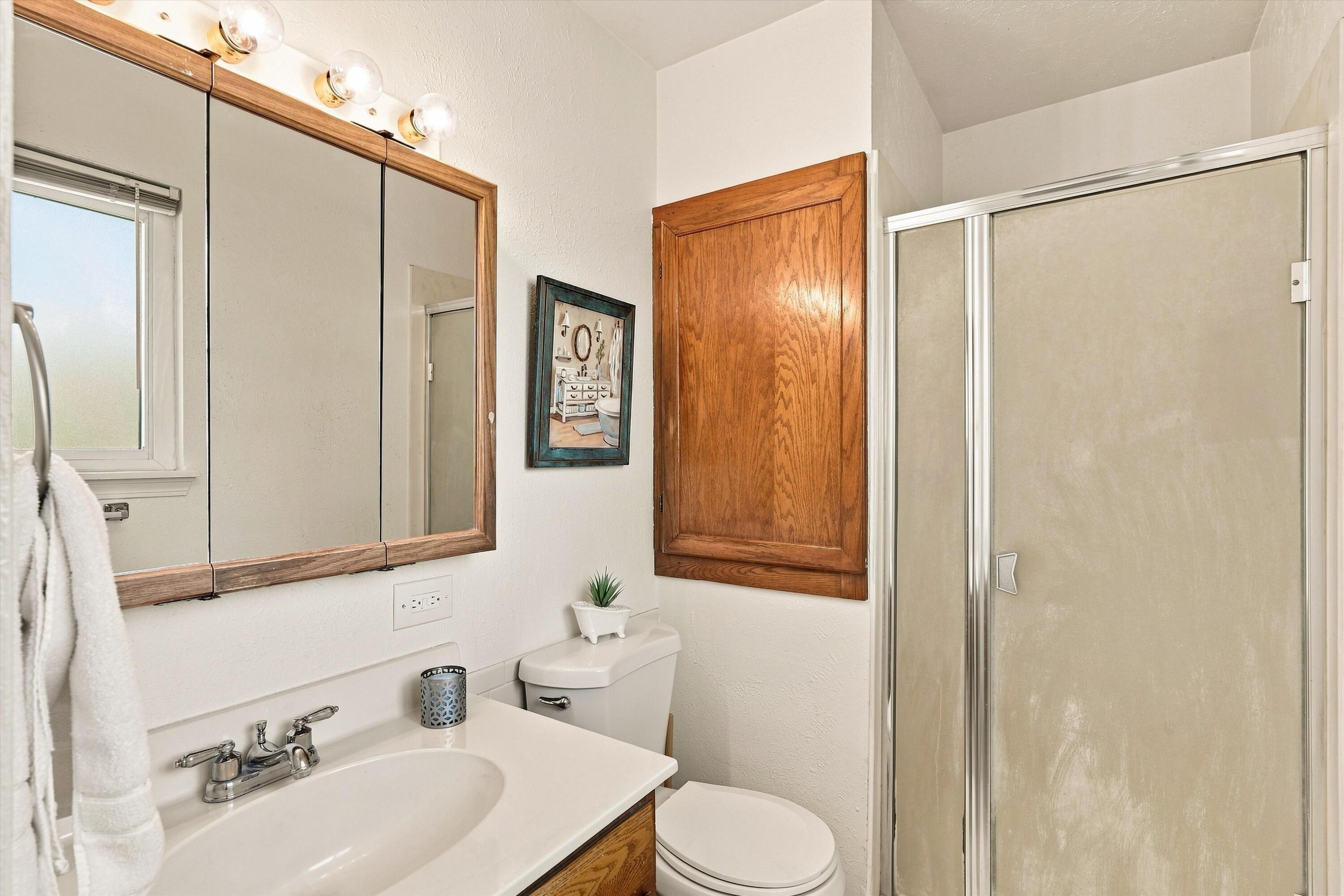 Photo 11 — 1913 Adonis Court NE