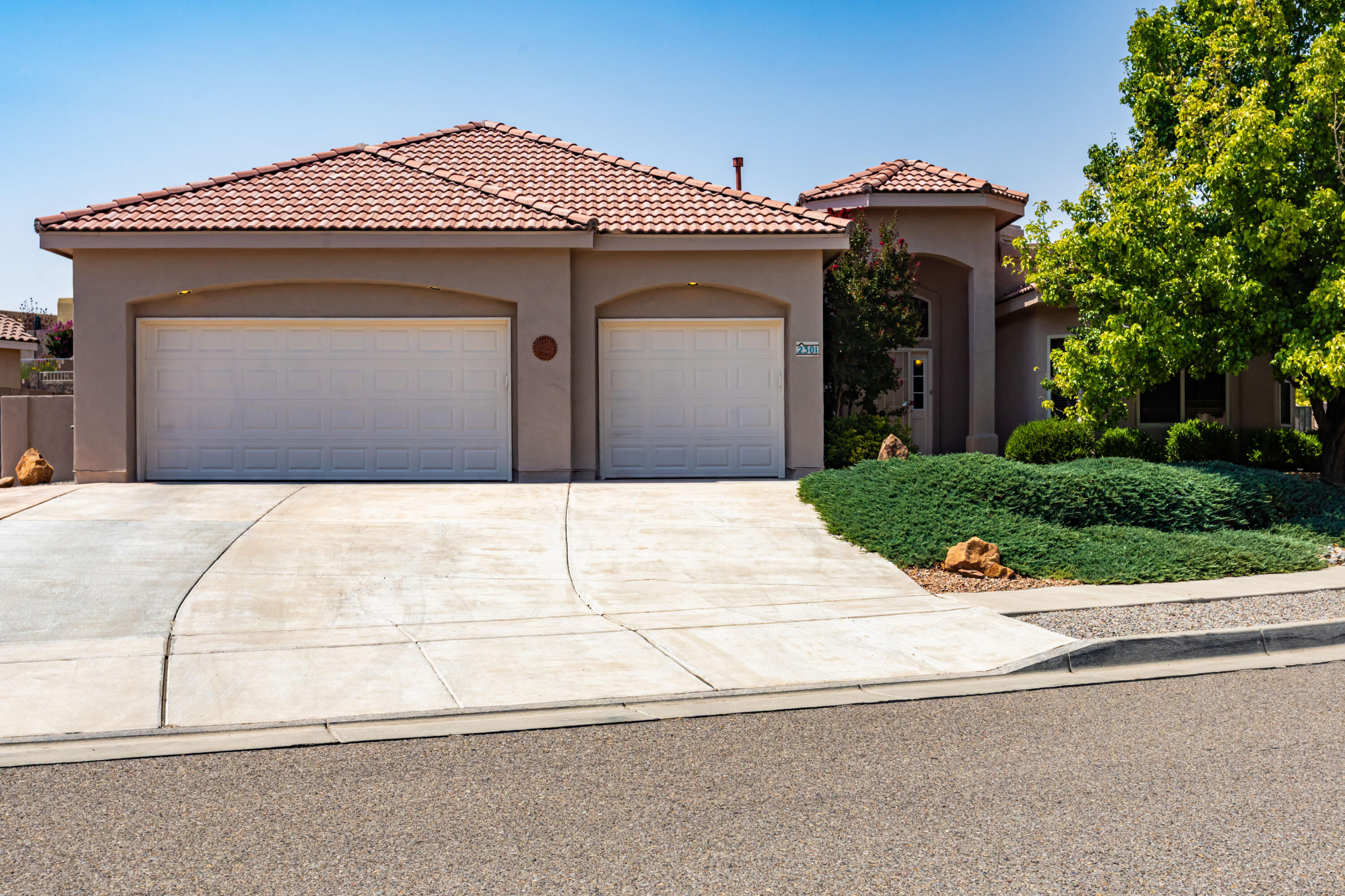 2301 Arroyo Falls Street NW, Albuquerque, NM 87120