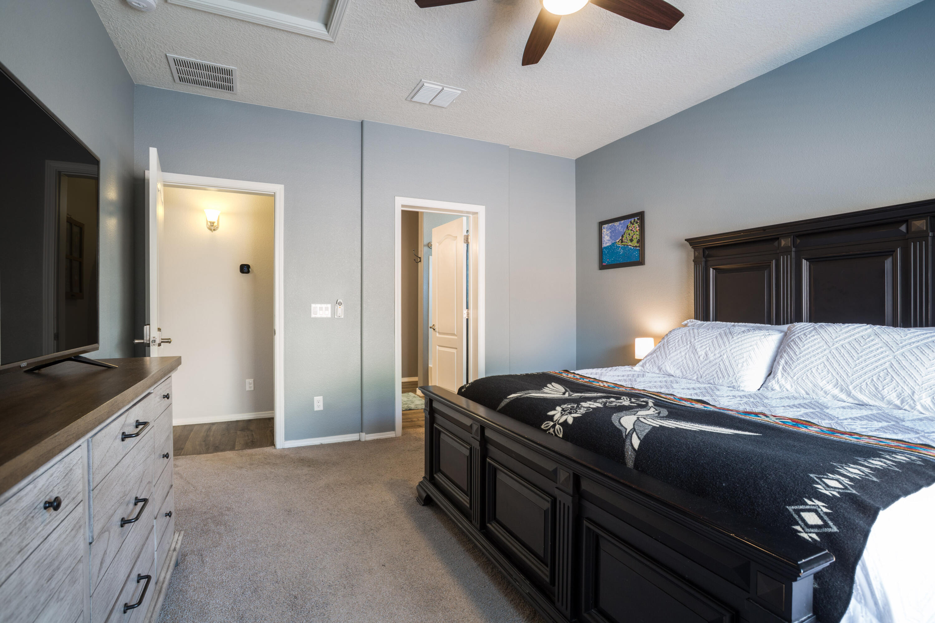 Photo 19 — 9528 Andesite Drive NW