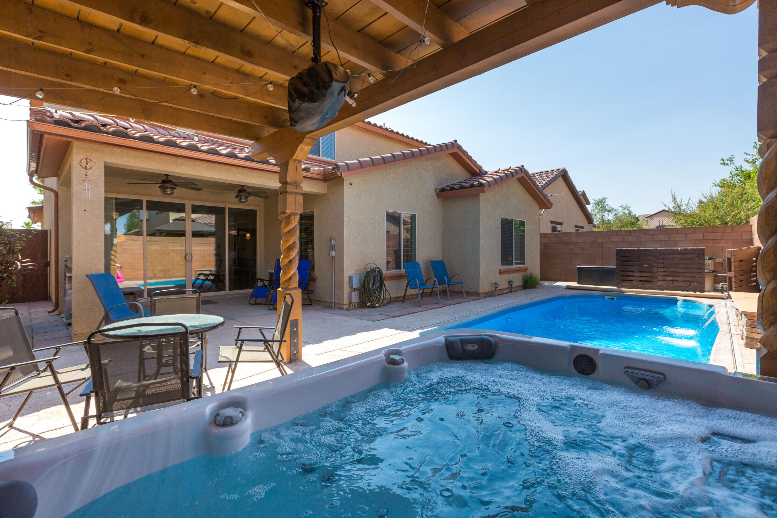 Photo 4 — 9528 Andesite Drive NW