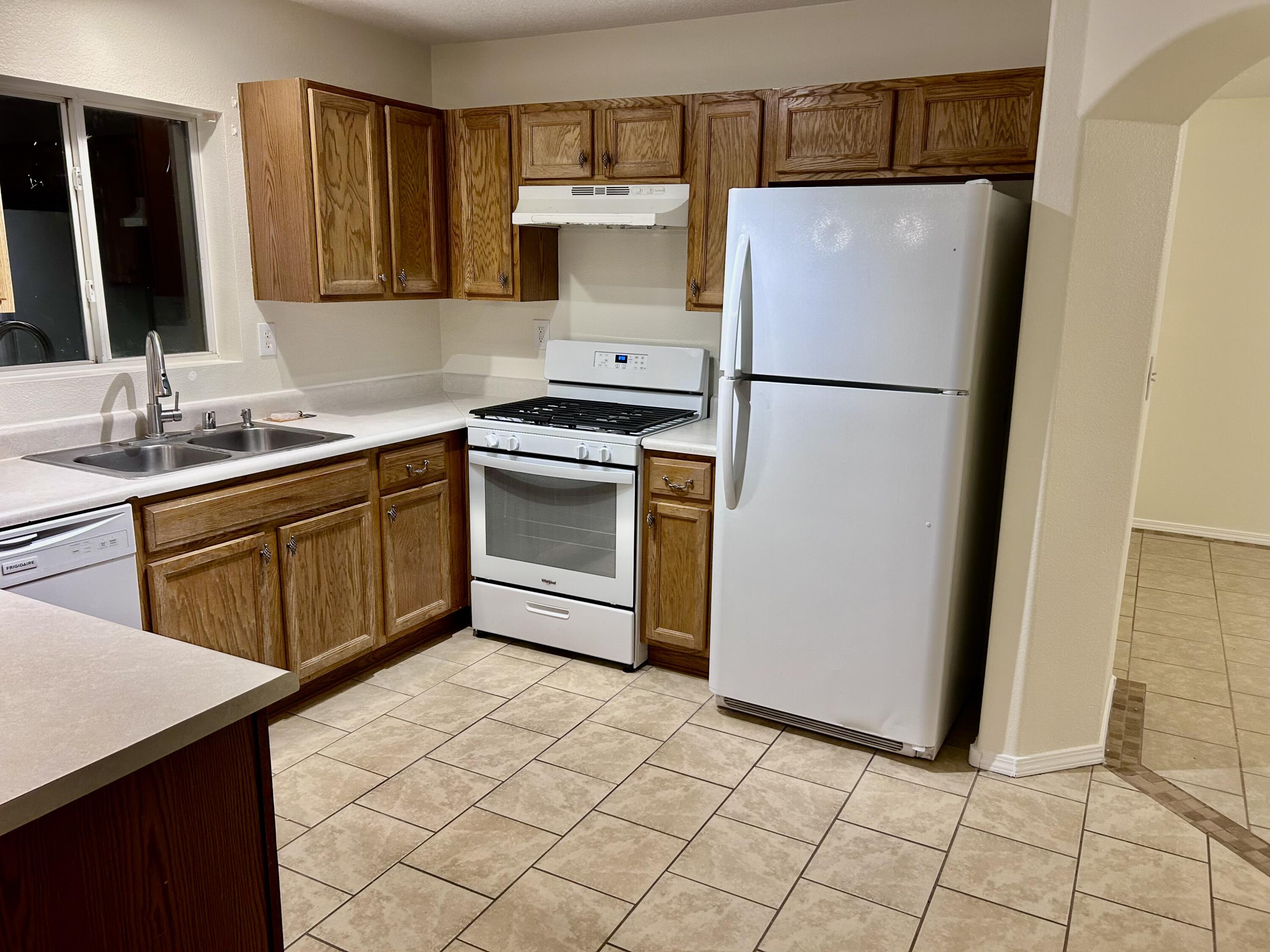 Photo 7 — 6137 Vaughn Drive NE