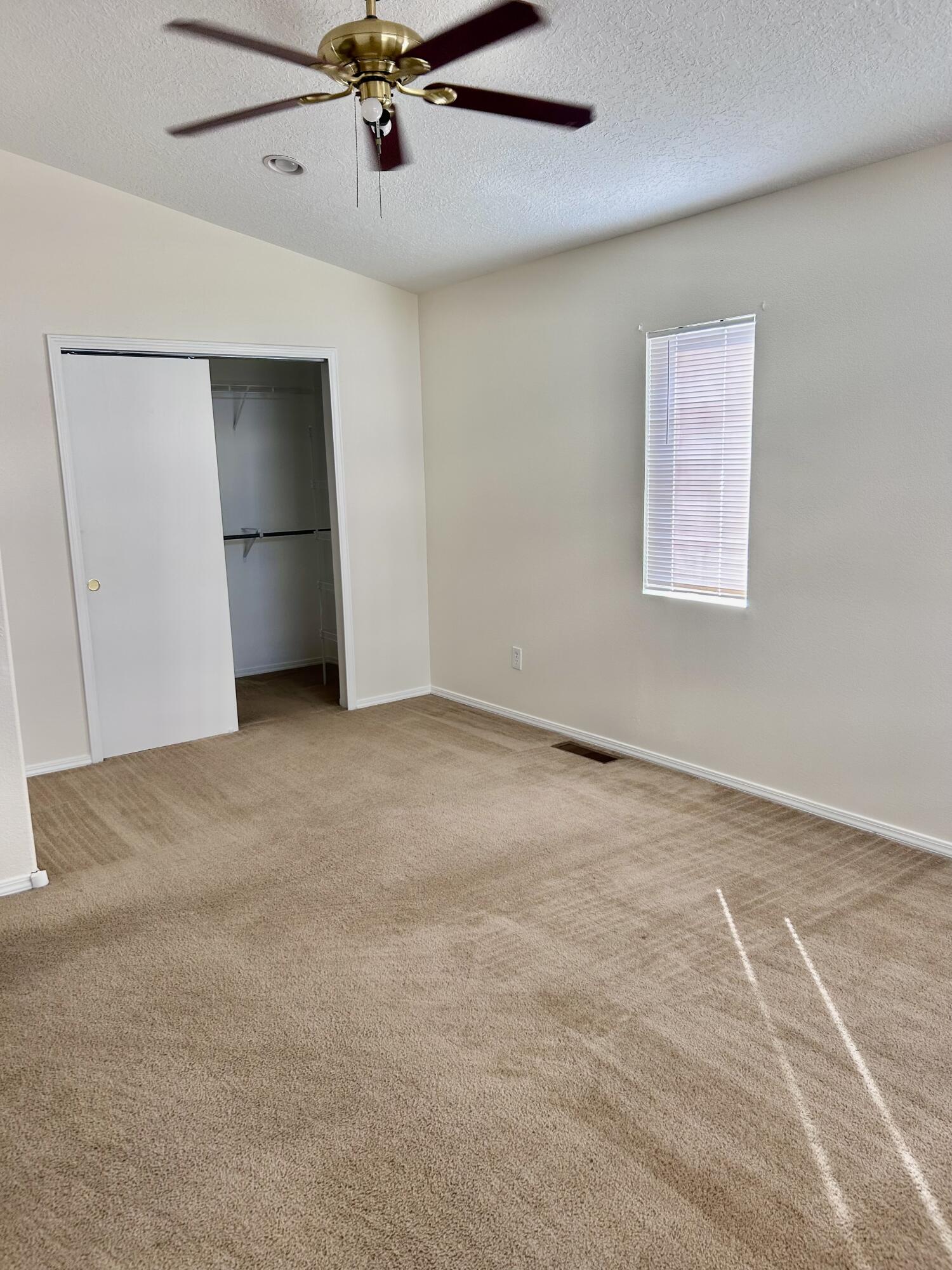 Photo 10 — 6137 Vaughn Drive NE