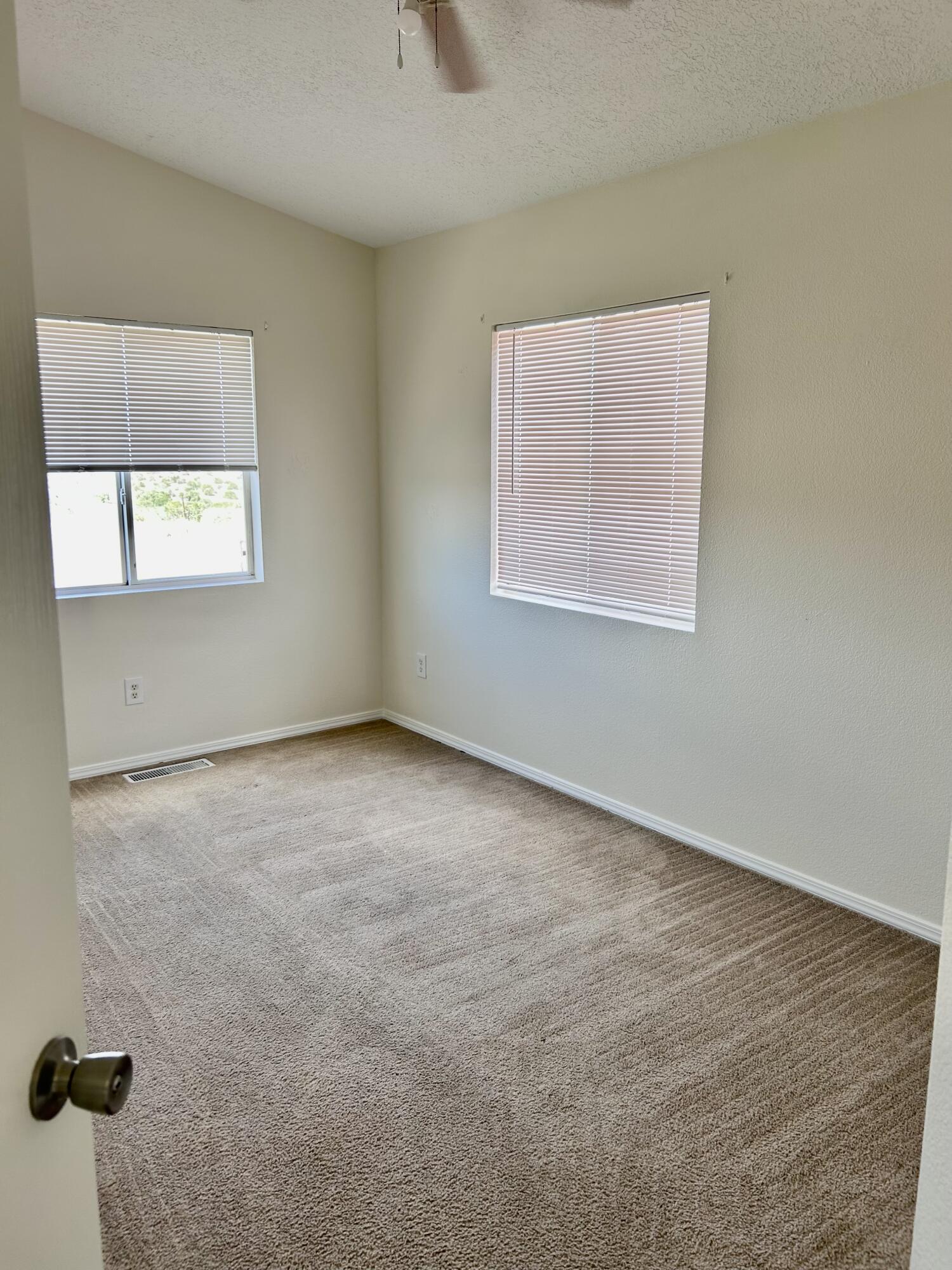 Photo 3 — 6137 Vaughn Drive NE