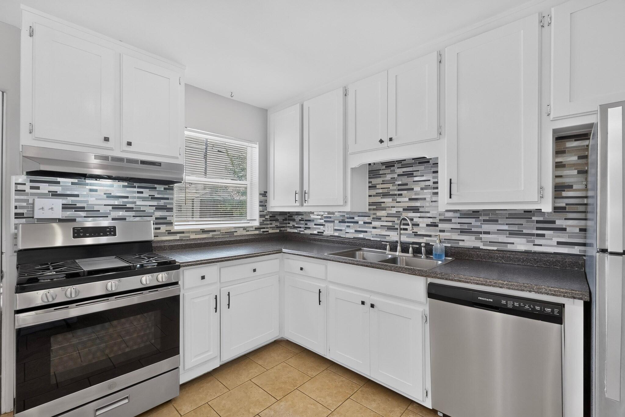 Photo 20 — 5808 Princess Jeanne Avenue NE