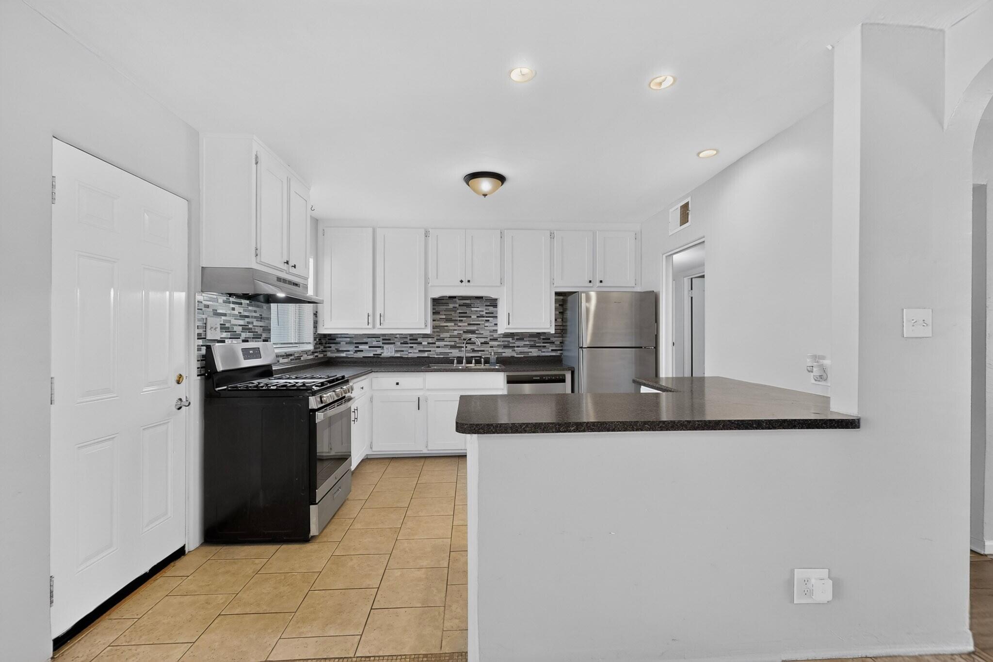 Photo 19 — 5808 Princess Jeanne Avenue NE