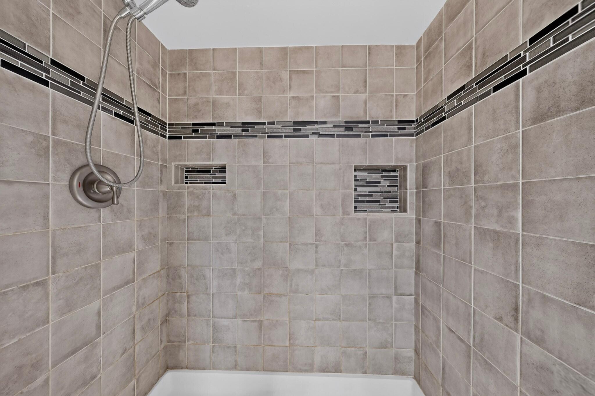 Photo 15 — 5808 Princess Jeanne Avenue NE