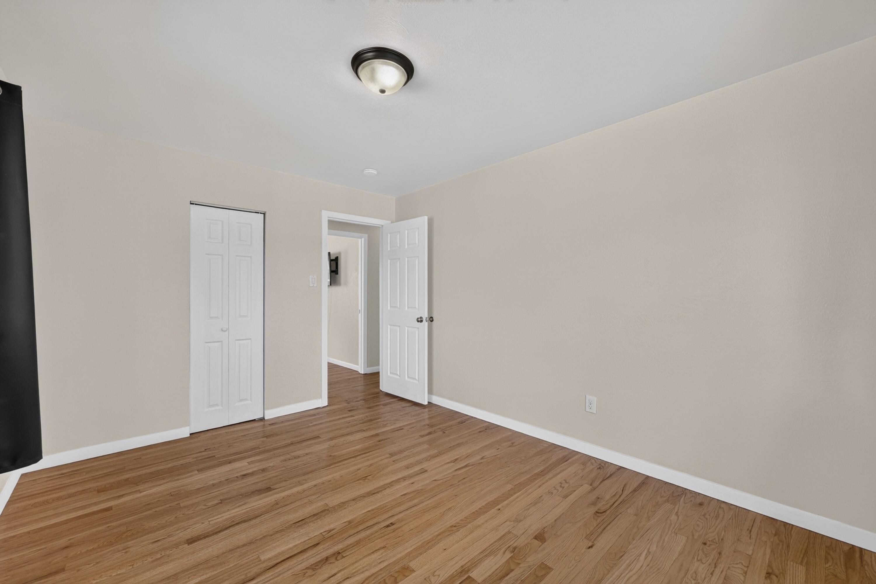 Photo 8 — 2420 Iris Road NW