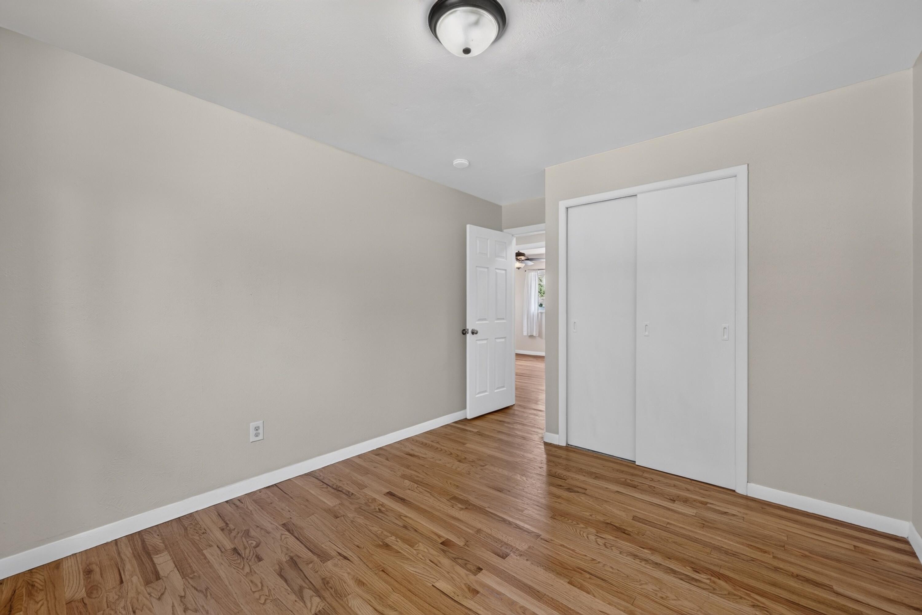 Photo 14 — 2420 Iris Road NW