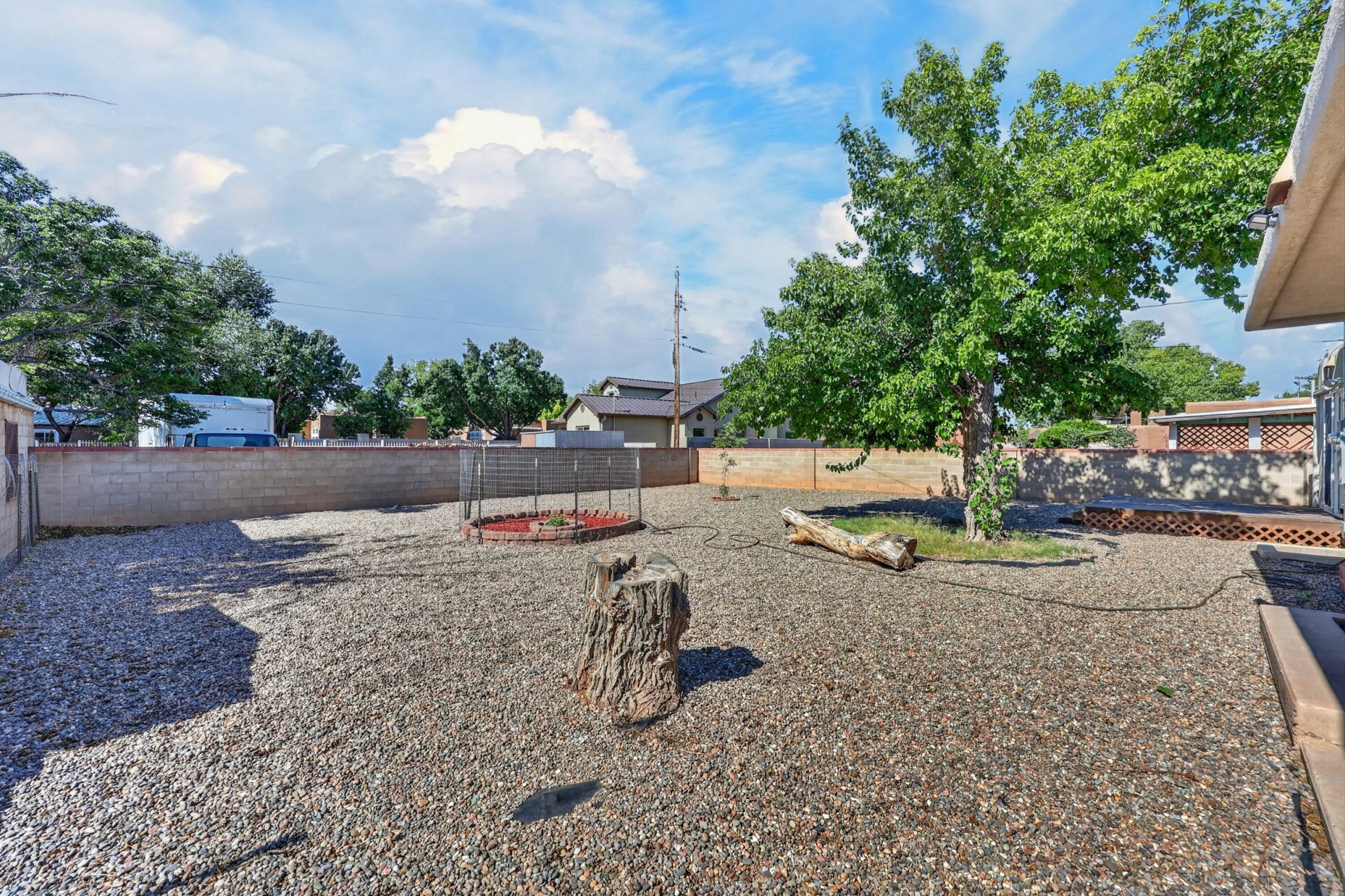 Photo 18 — 2420 Iris Road NW