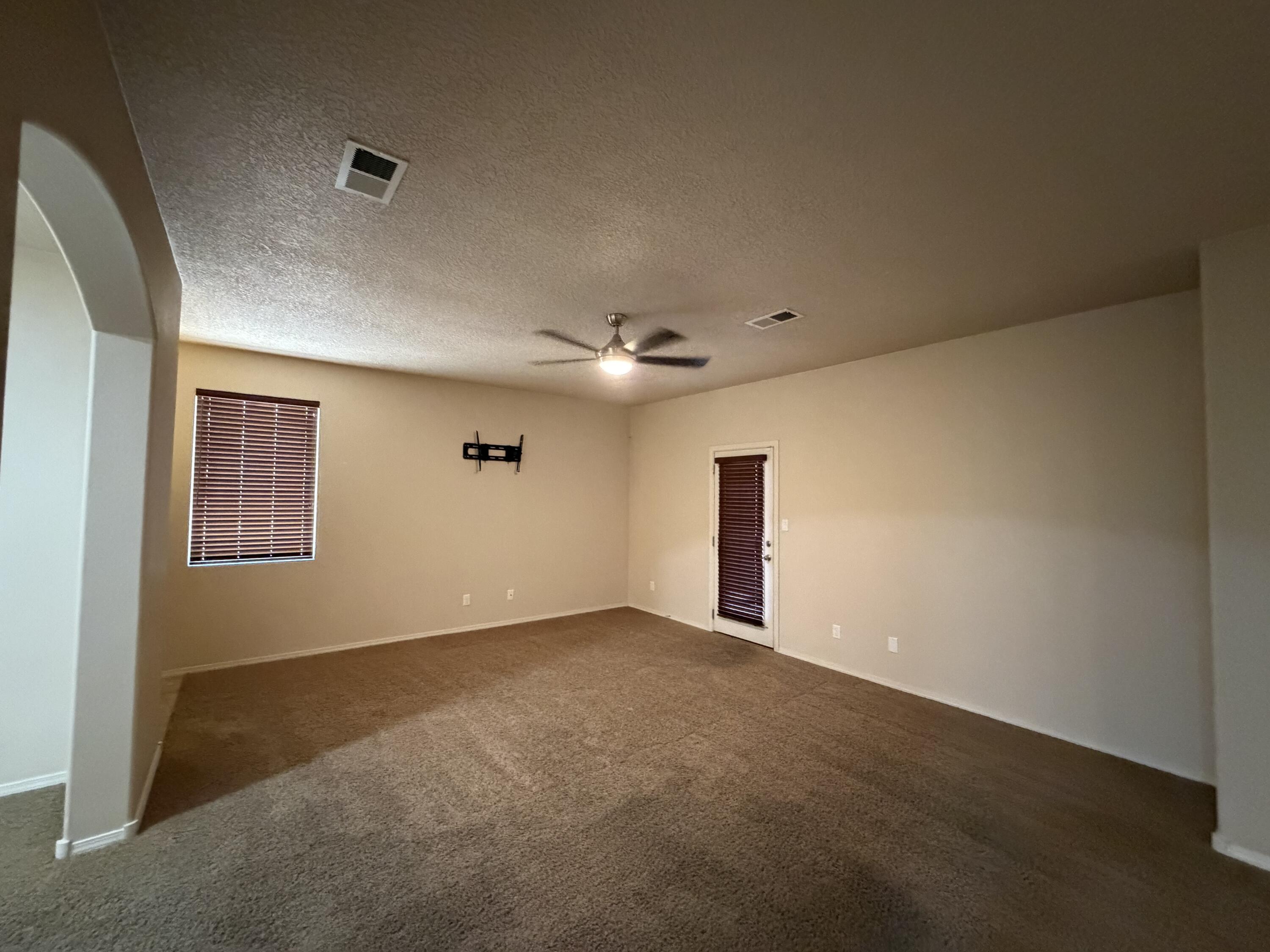 Photo 2 — 11823 Blue Ribbon Road SE