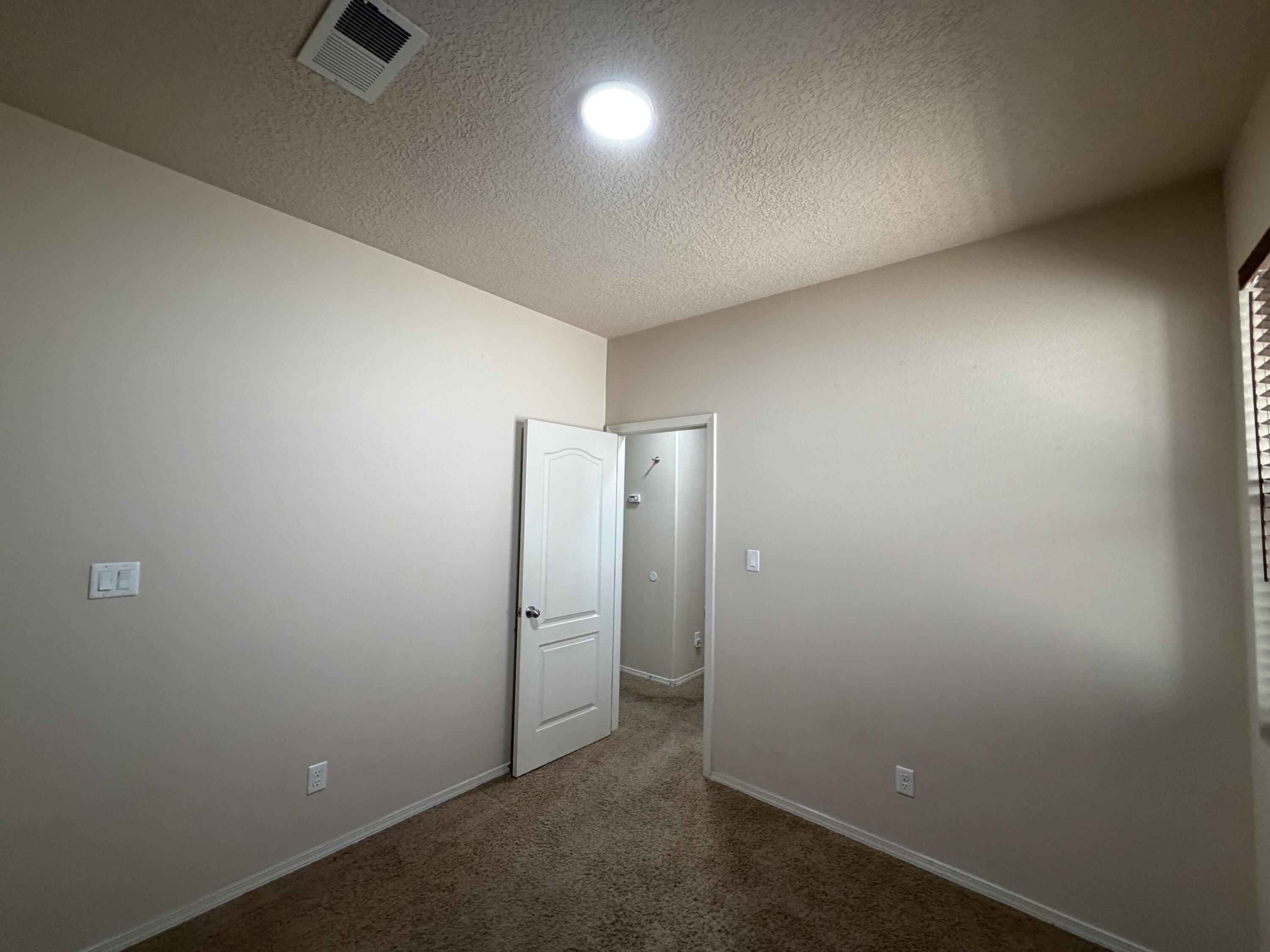 Photo 3 — 11823 Blue Ribbon Road SE