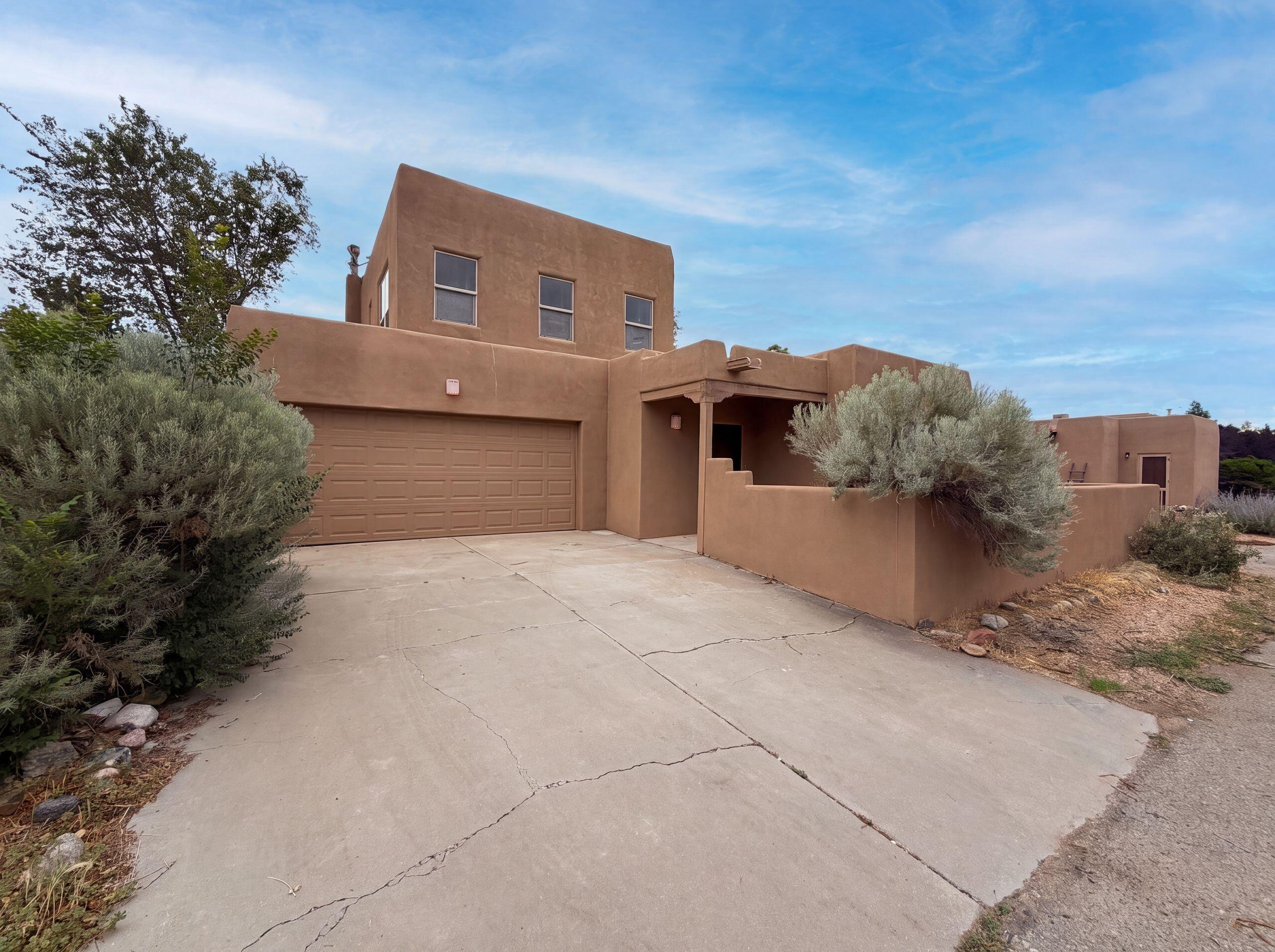 6605 Camino Rojo, Santa Fe, NM 87507