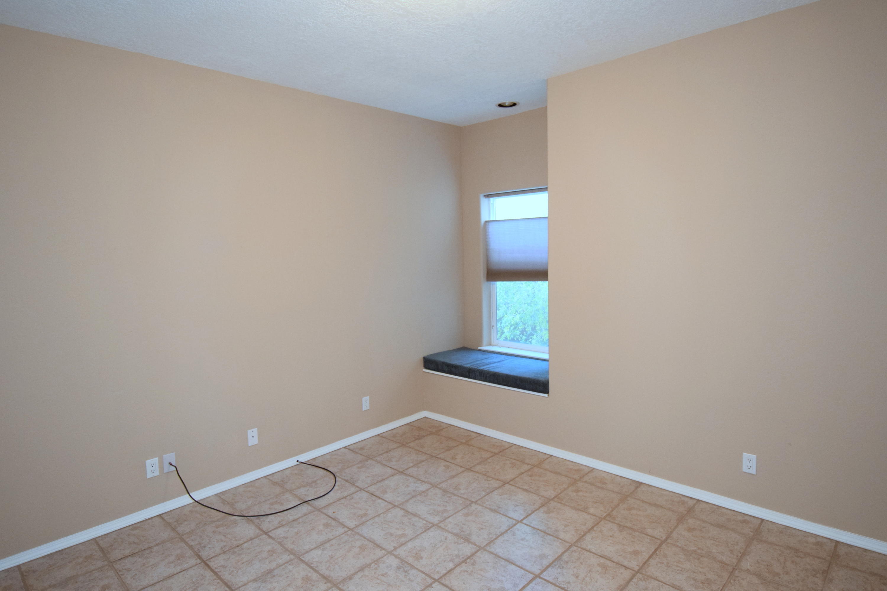 Photo 11 — 5809 Vulcan Vista Drive NE