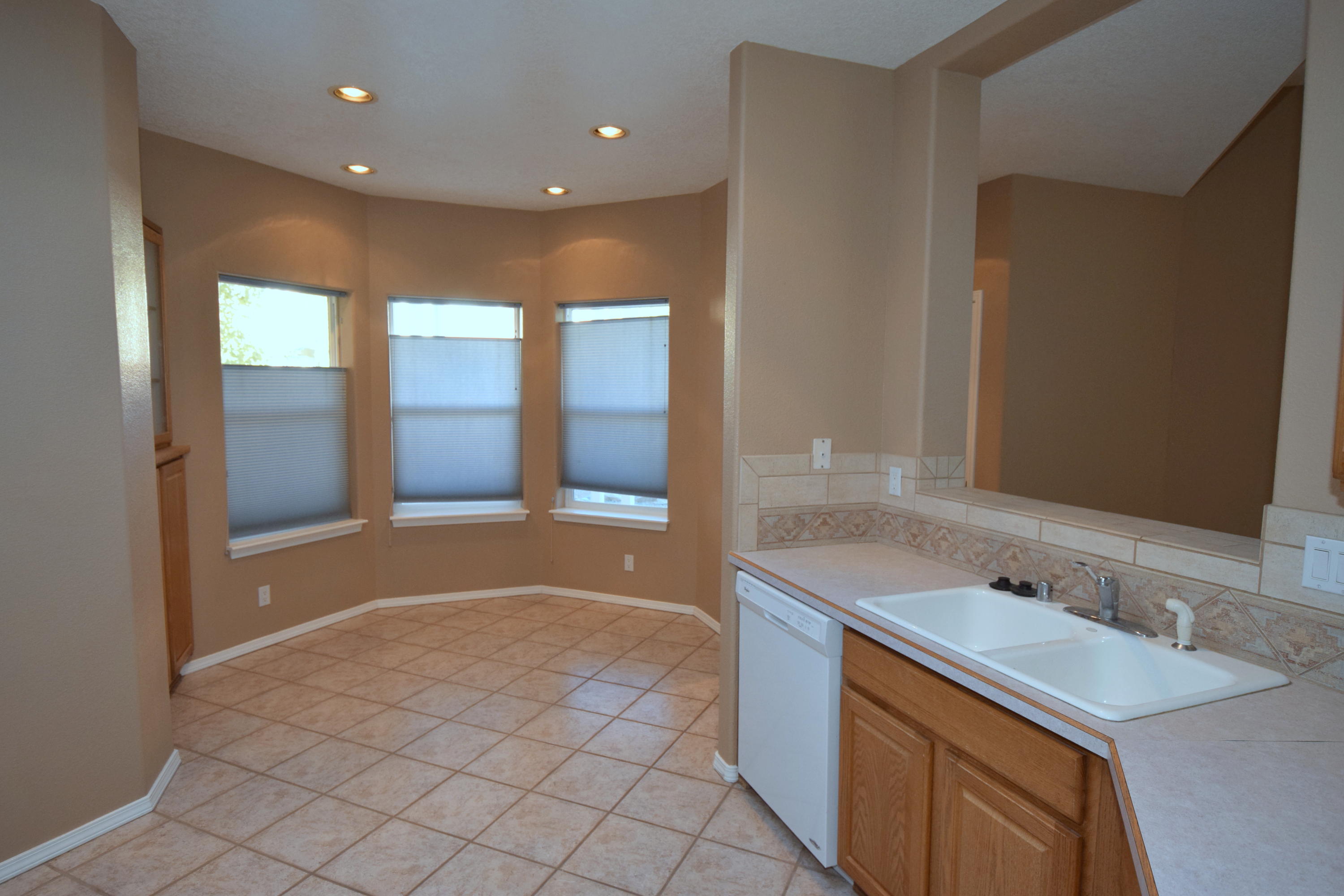 Photo 16 — 5809 Vulcan Vista Drive NE