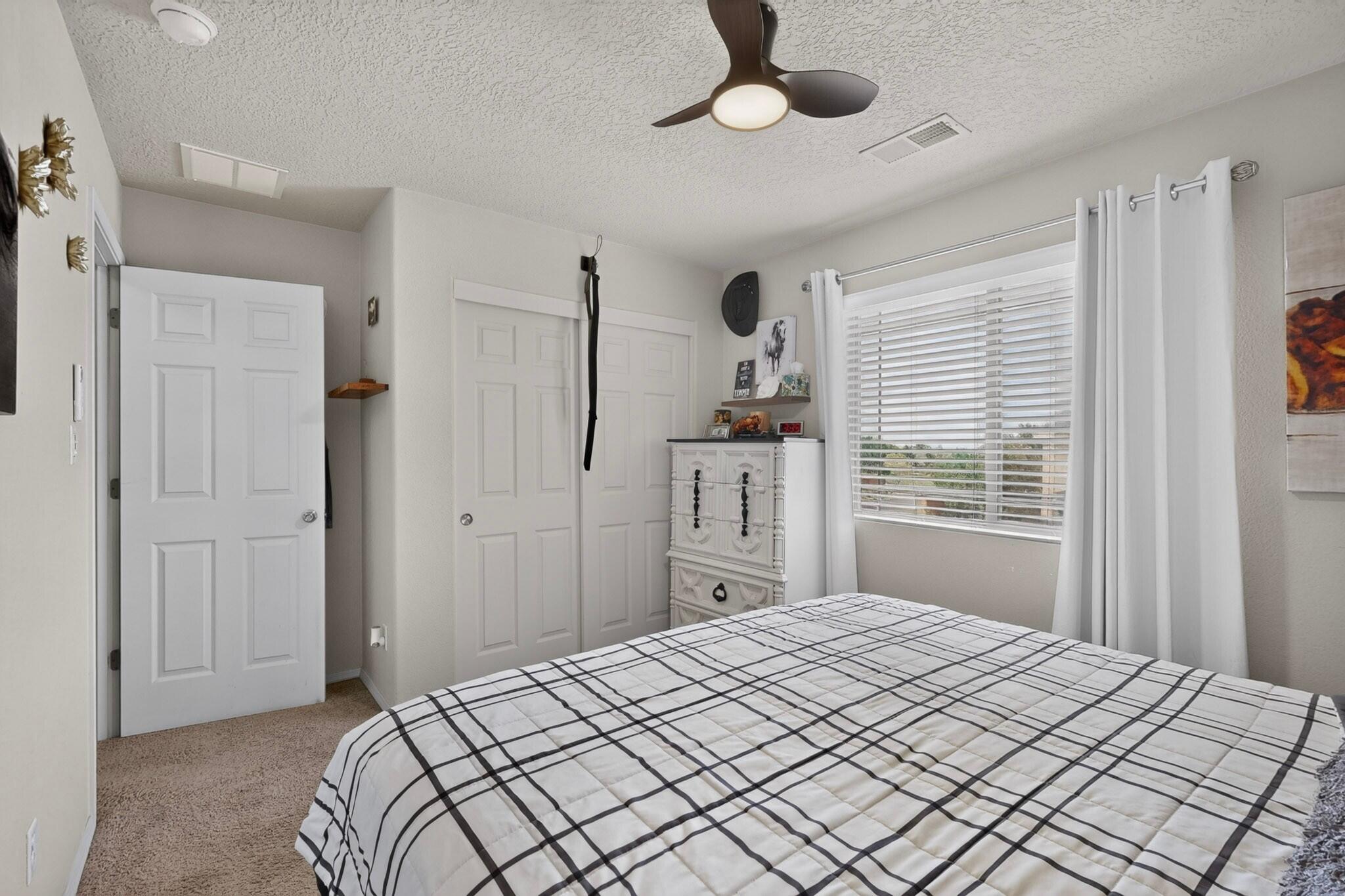 Photo 17 — 839 Serrano Pointe NW