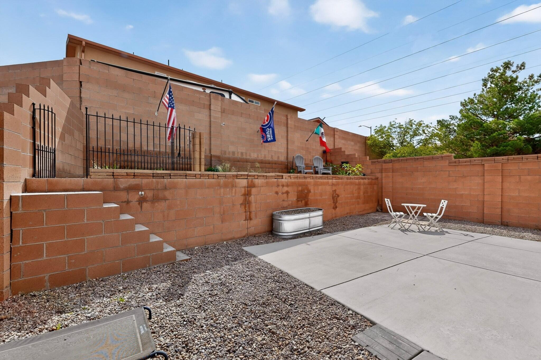 Photo 9 — 839 Serrano Pointe NW
