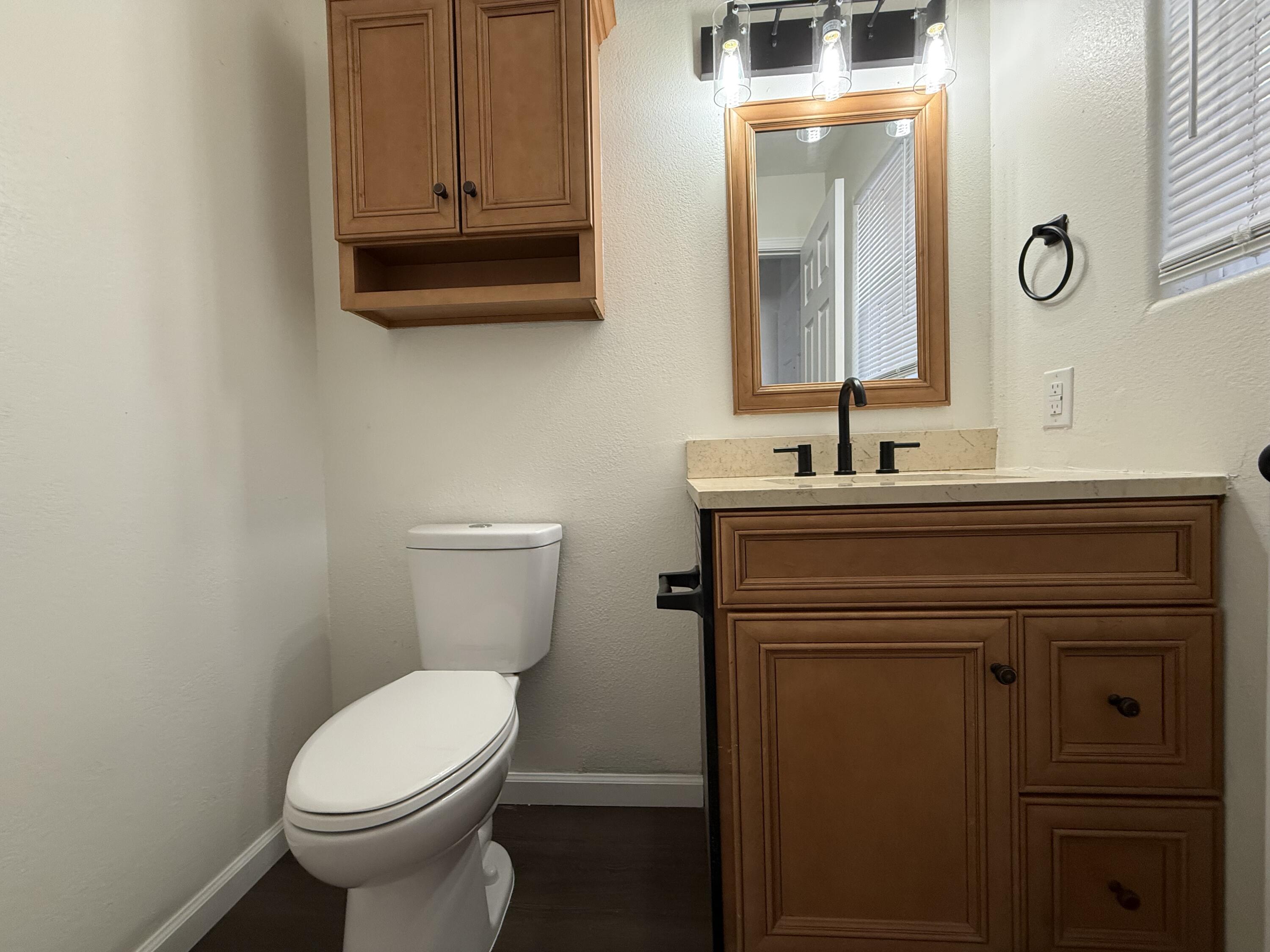 Photo 18 — 527 Parkland View Street NW