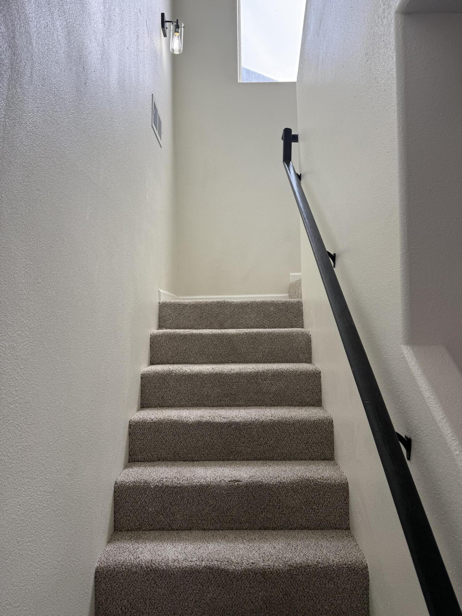 Photo 17 — 527 Parkland View Street NW