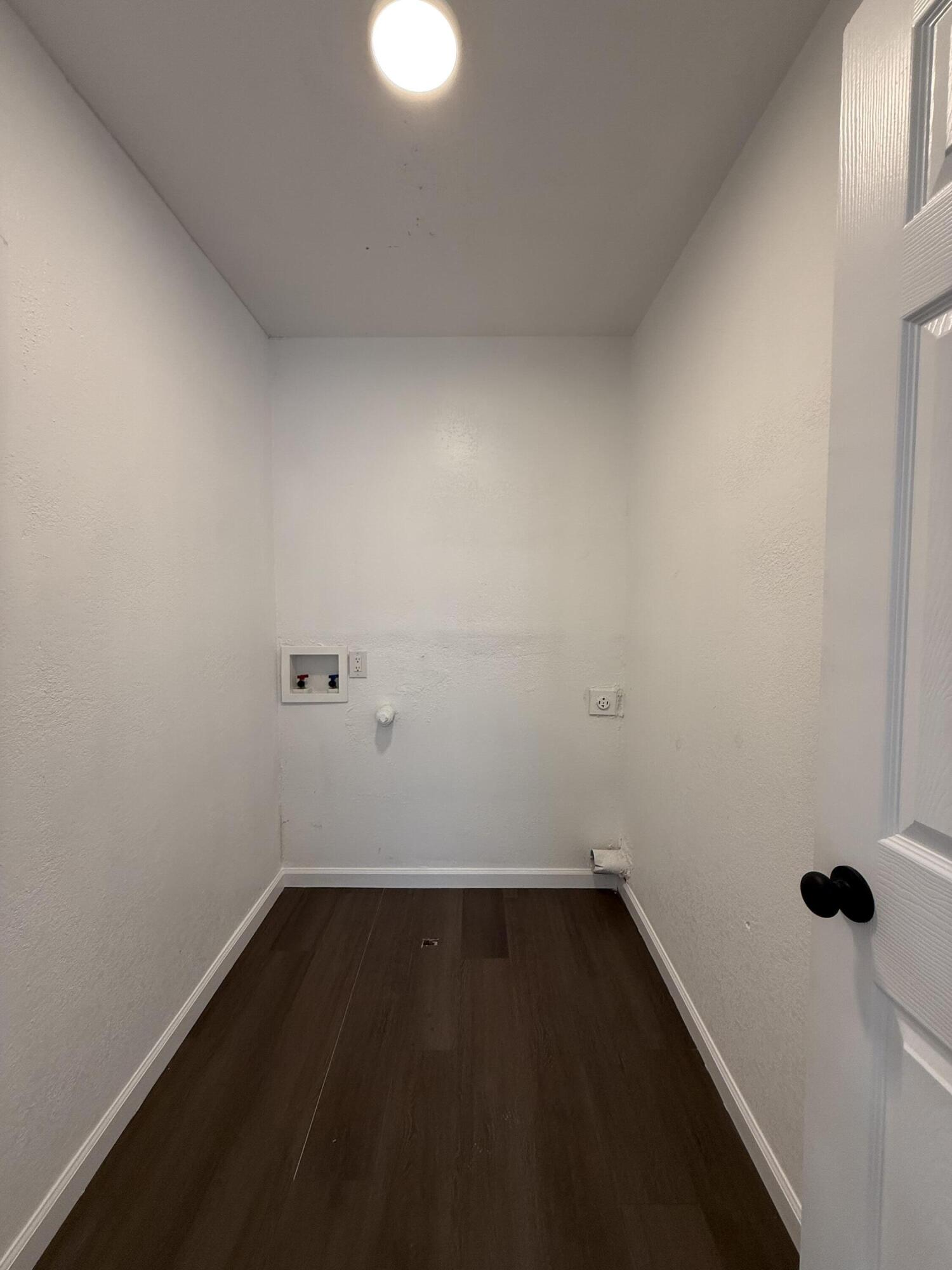 Photo 2 — 527 Parkland View Street NW