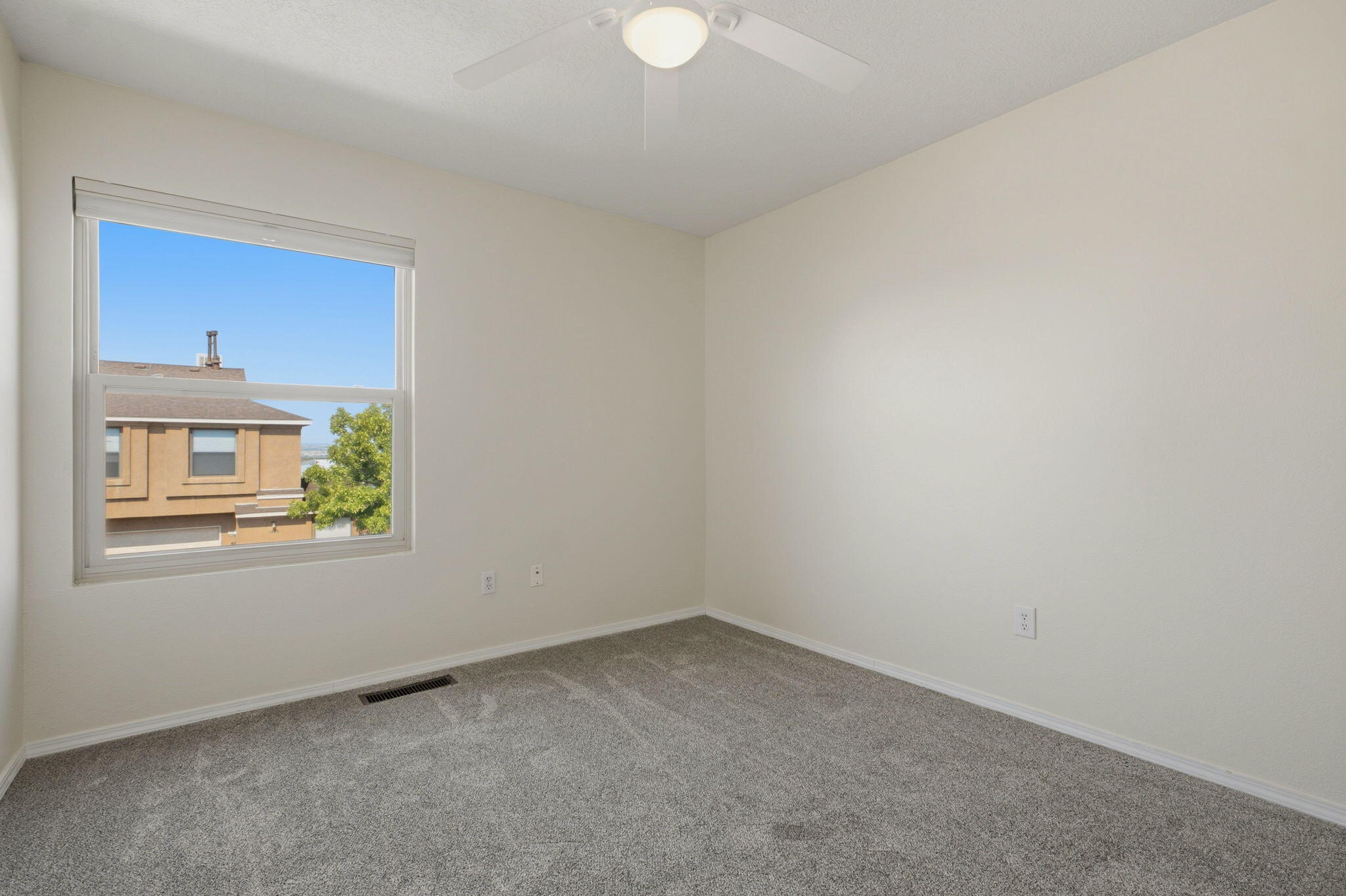 Photo 20 — 8604 El Monte Lane NE