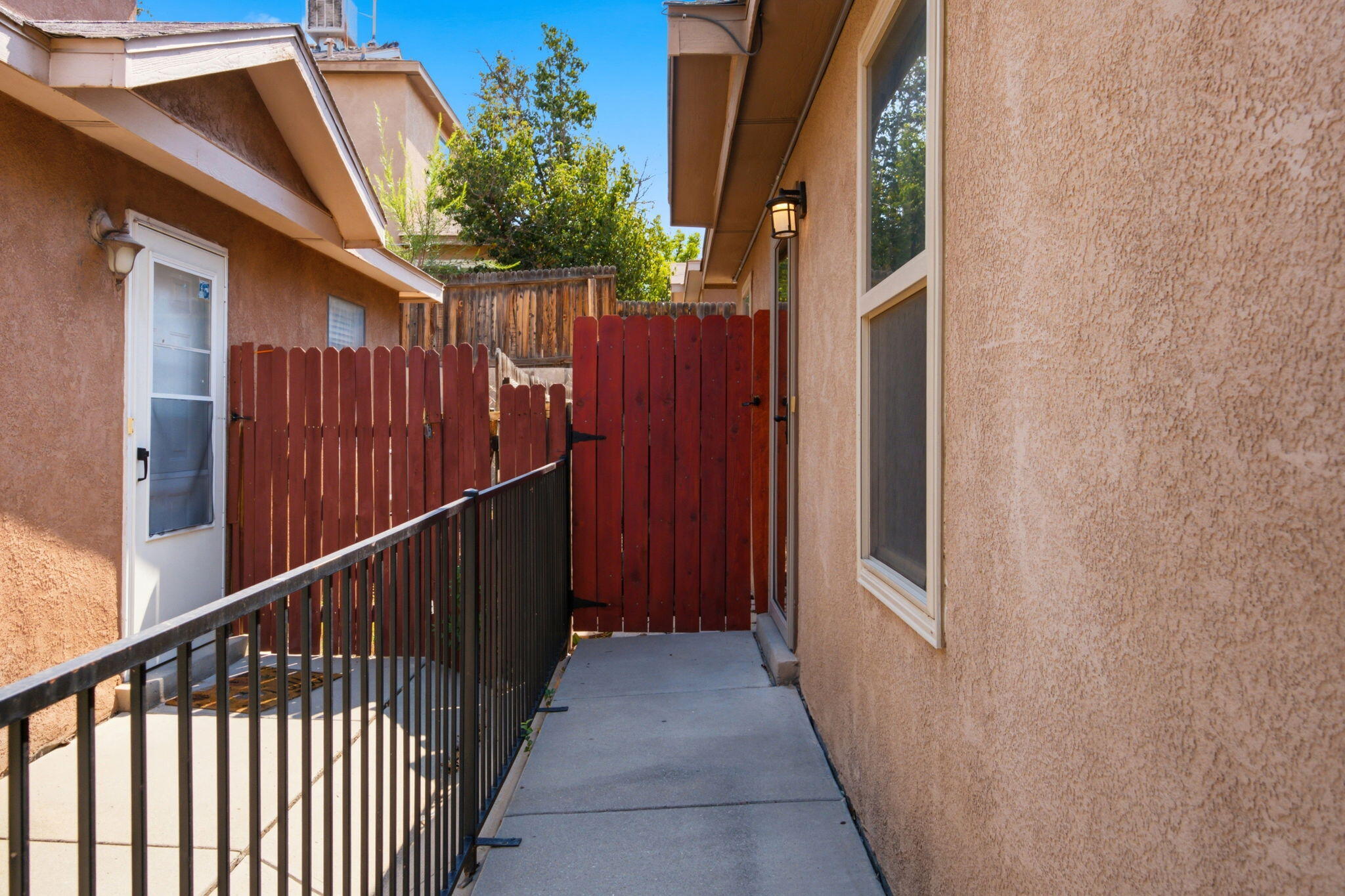 Photo 9 — 8604 El Monte Lane NE