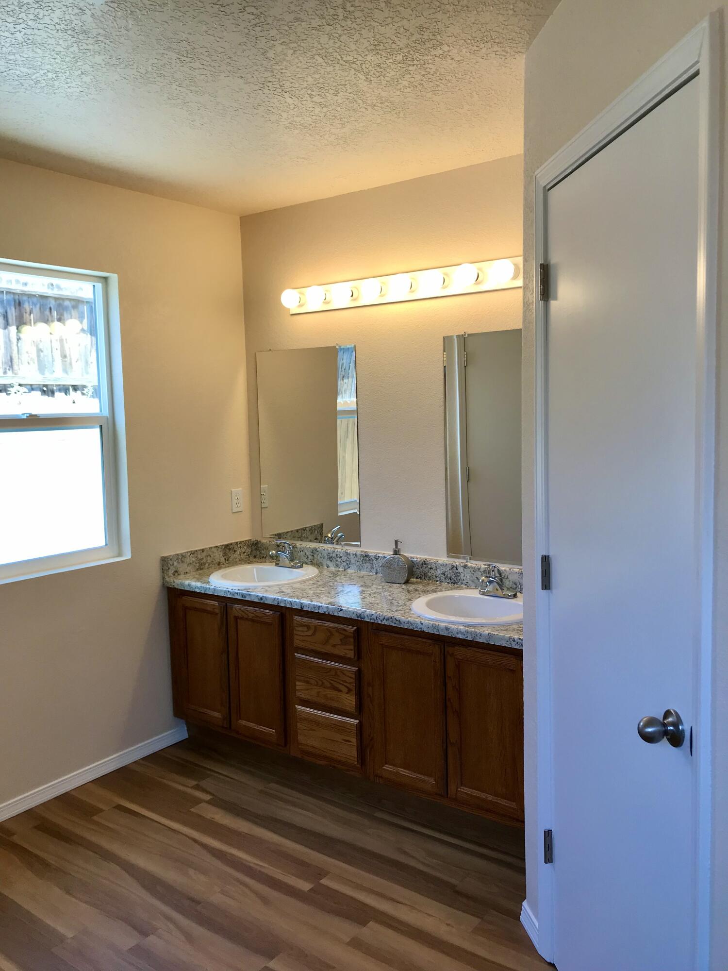 Photo 4 — 1527 Silent Meadows Place SW