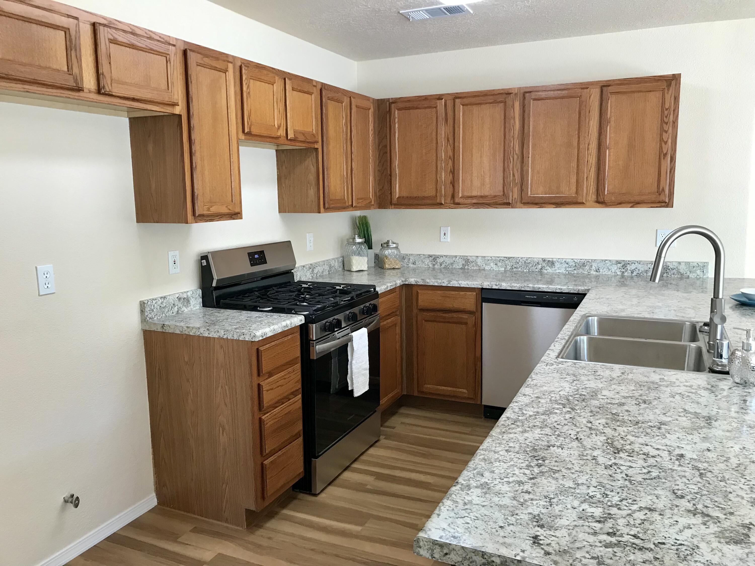 Photo 12 — 1527 Silent Meadows Place SW