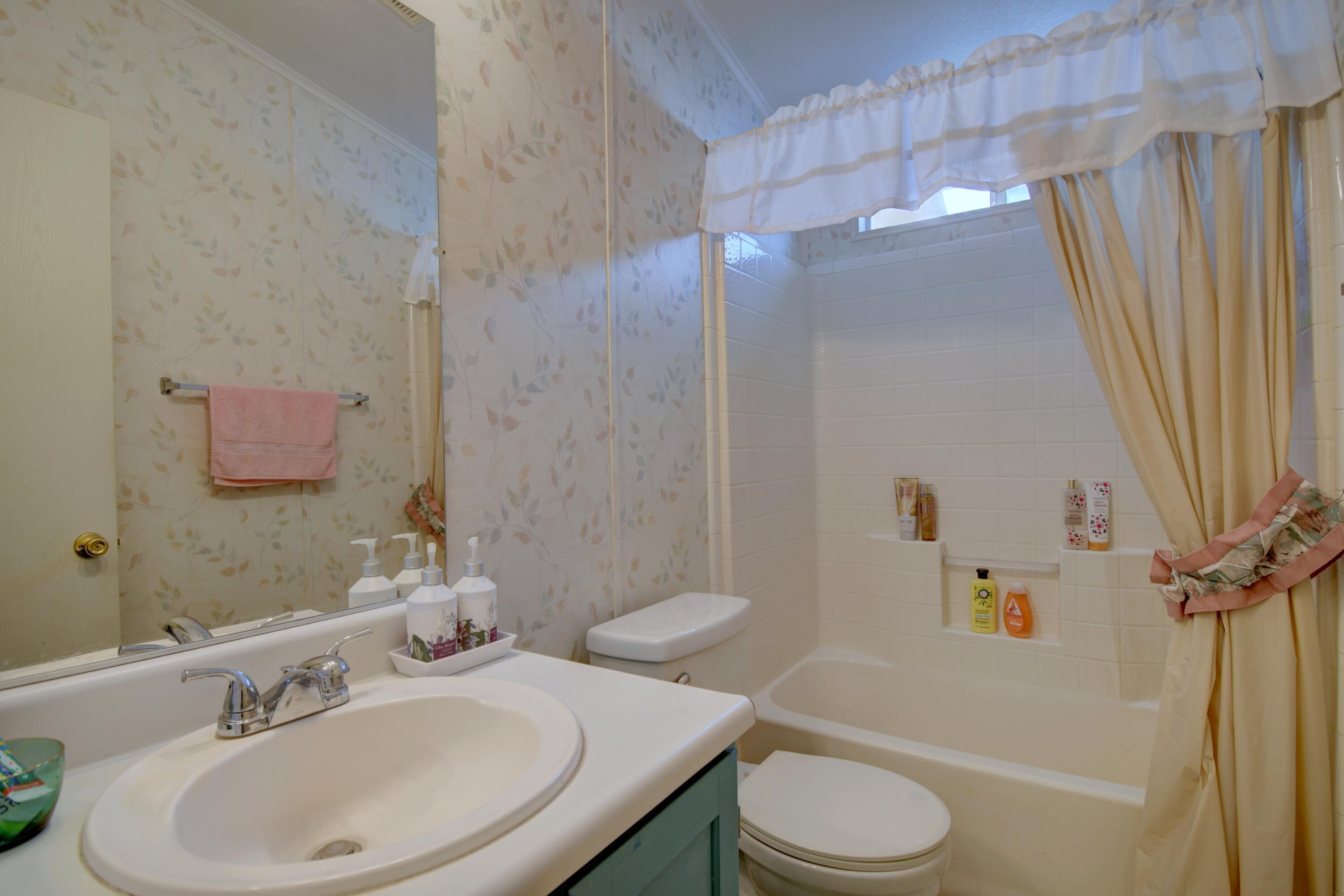 Photo 13 — 620 Elk Drive SE