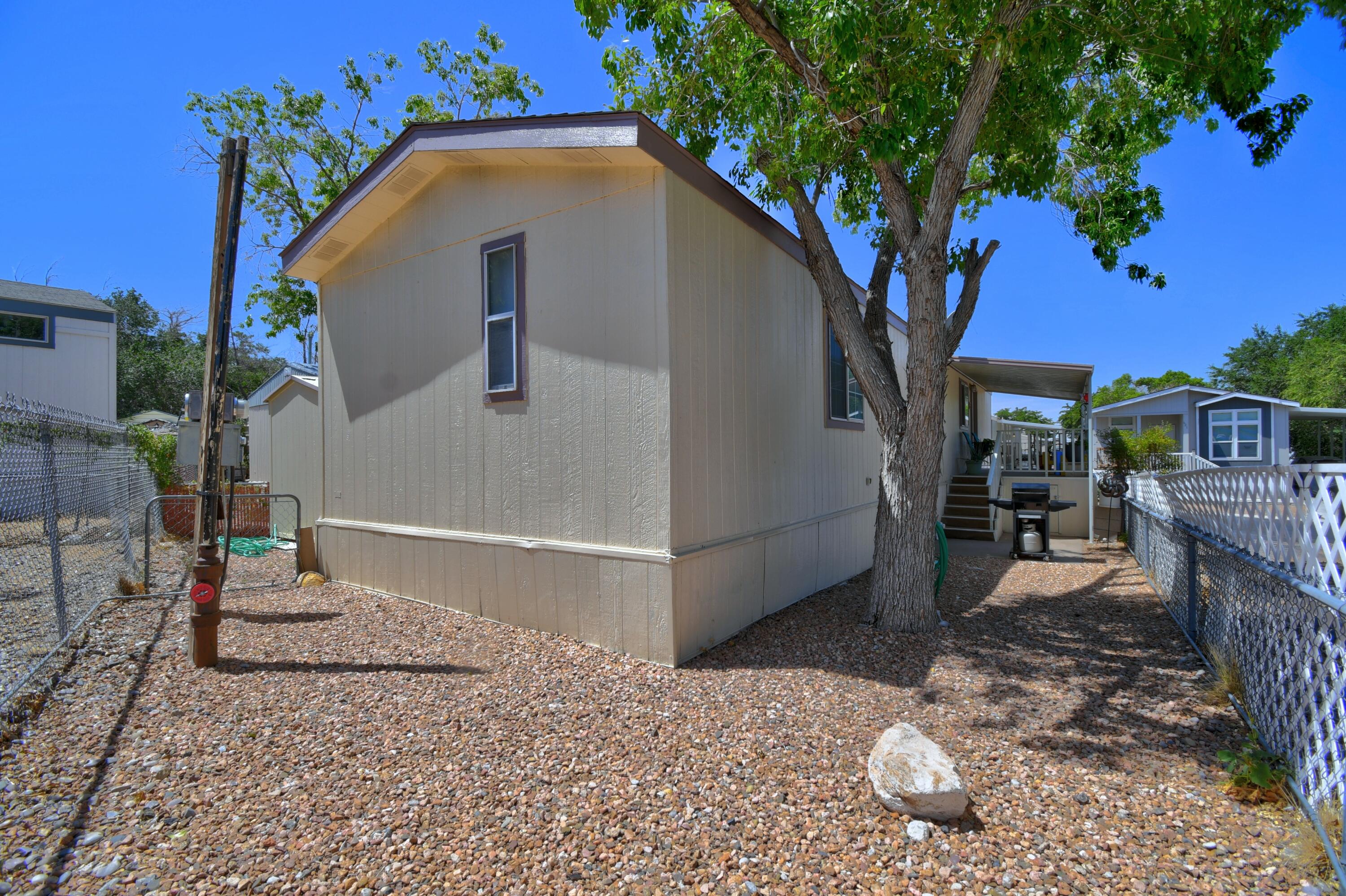Photo 11 — 620 Elk Drive SE