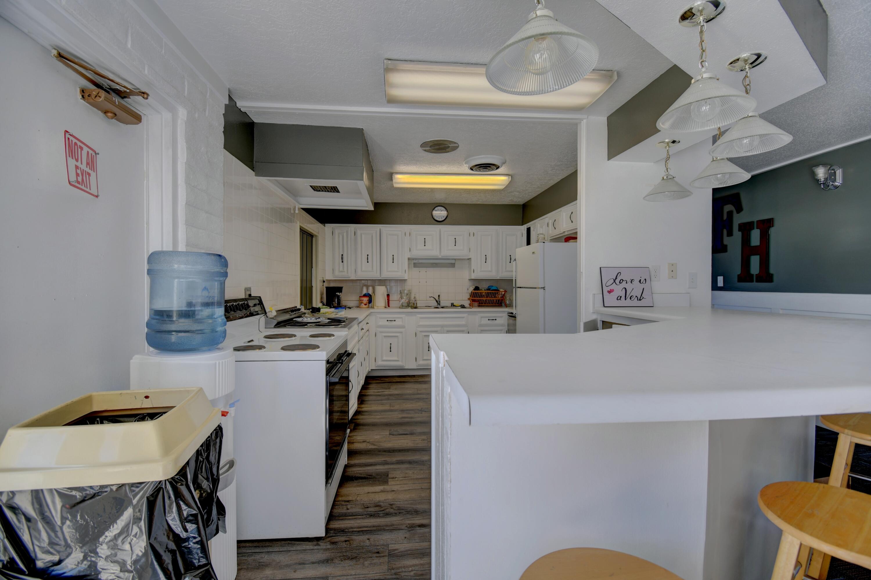 Photo 6 — 620 Elk Drive SE