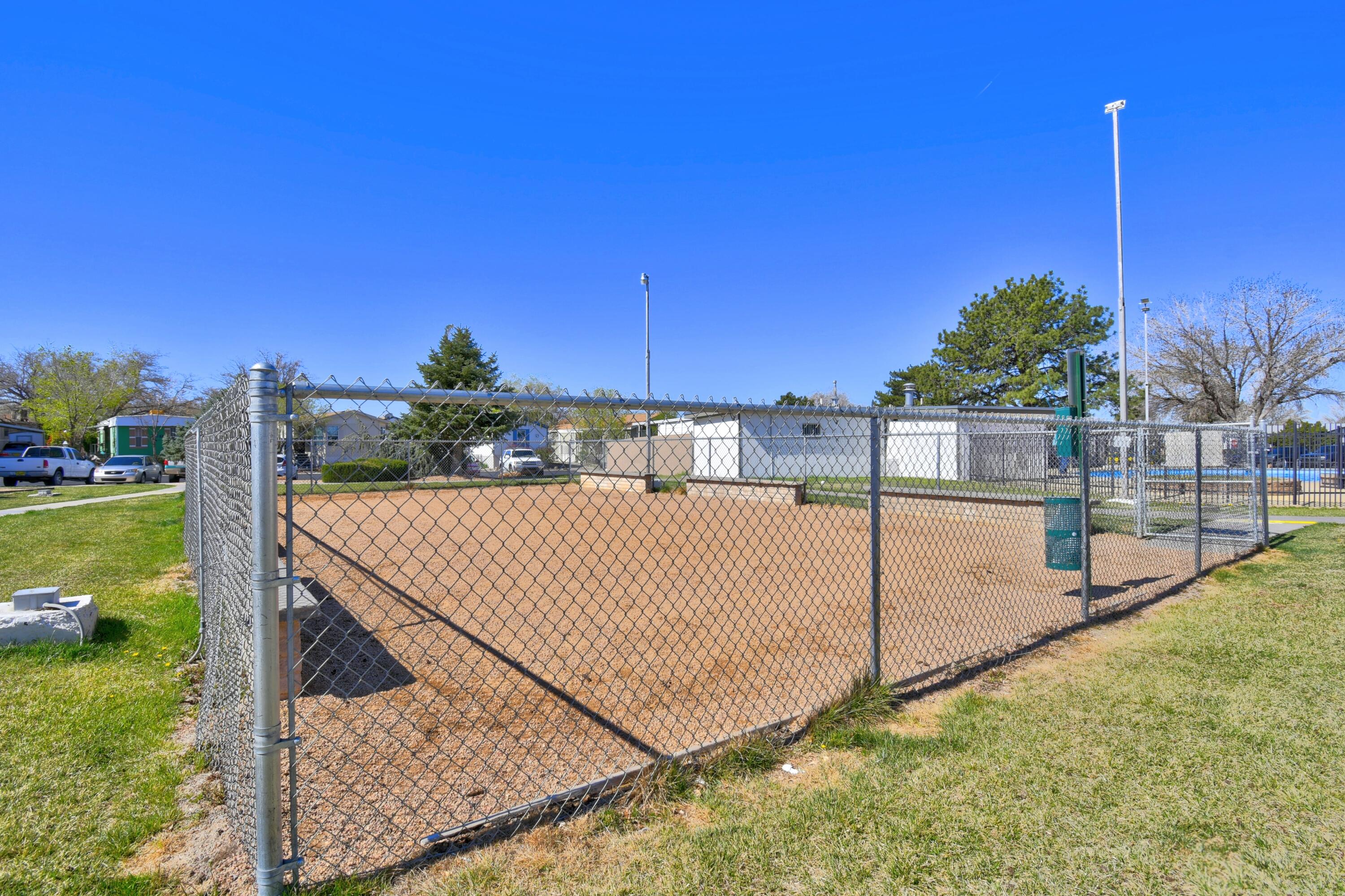 Photo 4 — 620 Elk Drive SE